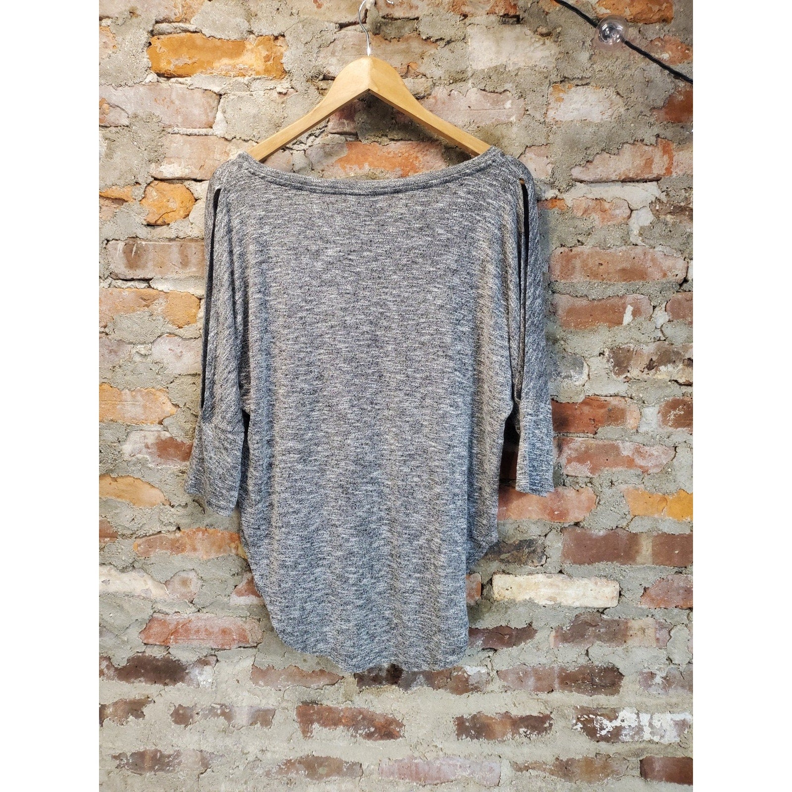 Mossimo Womens Knit Top M Heather Gray V Neck Dolman Sleeve Curved Hem
