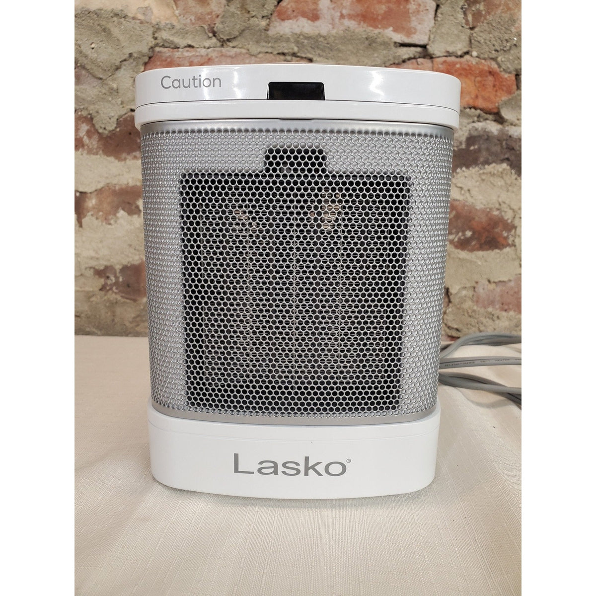 Lasko White Personal Space Heater Electric Adjustable High Low Timer 10 Inch