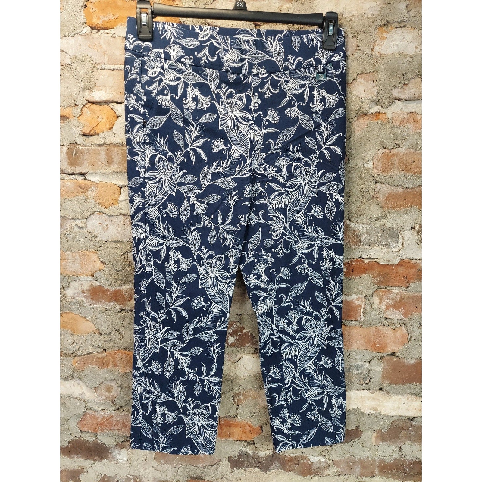 Rafaella Womens Sz 10 Capri Pants Navy White Floral Print Stretch Comfort