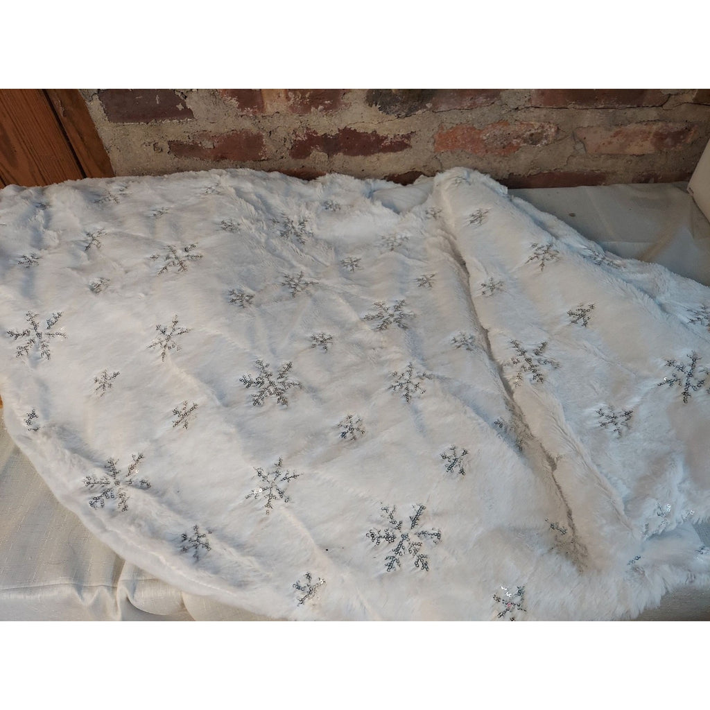 Faux Fur Christmas Tree Skirt White Plush Silver Sequin Snowflake Holiday Decor