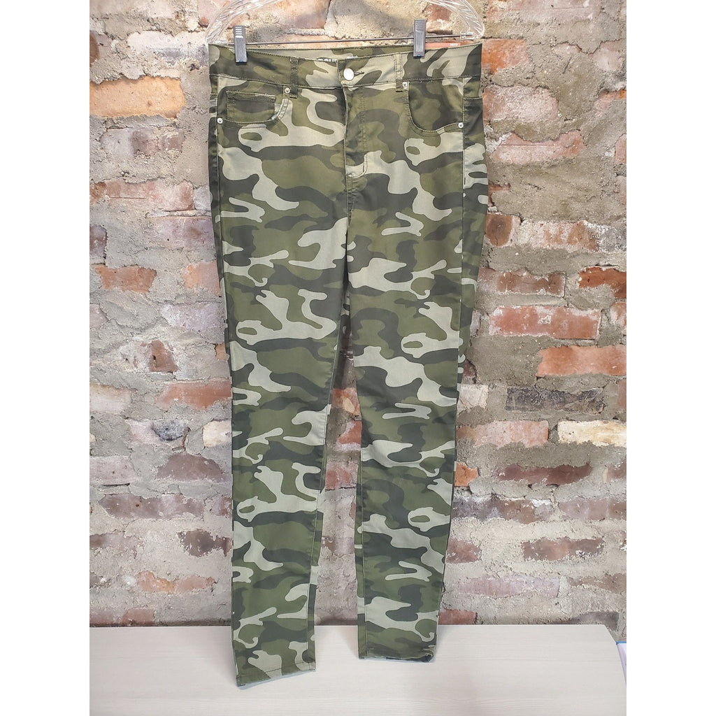 Route 66 Womens Camo Jegging Pants Size 14 Mid Rise Skinniest Leg Green