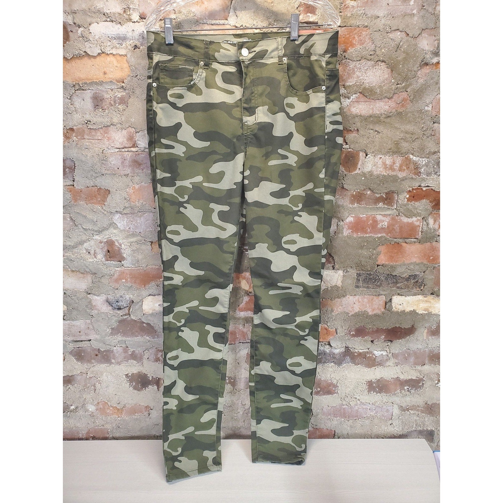Route 66 Womens Camo Jegging Pants Size 14 Mid Rise Skinniest Leg Green