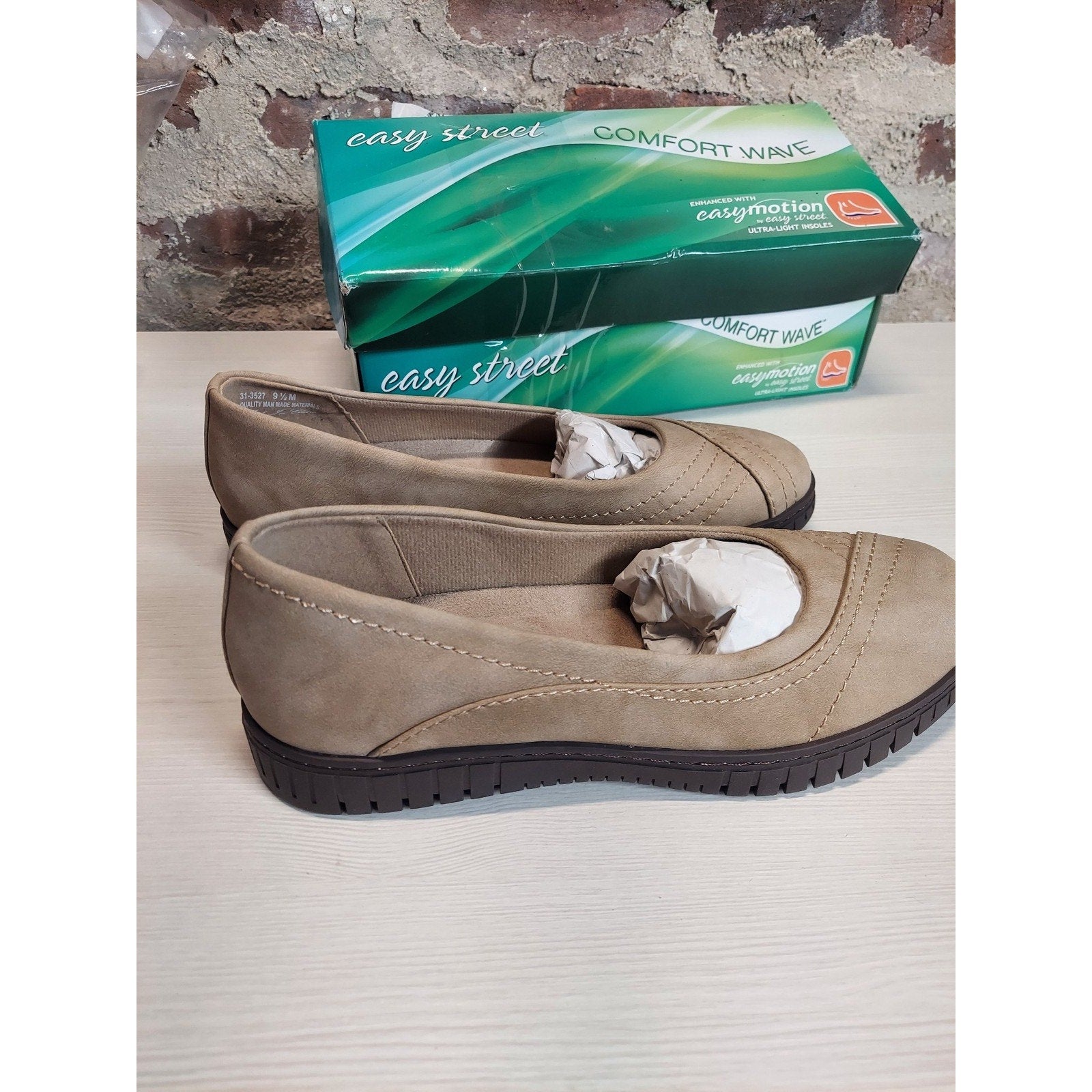 easy street Womens COSMA Flats Slip On Shoes 9.5 M Natural Comfort Wave