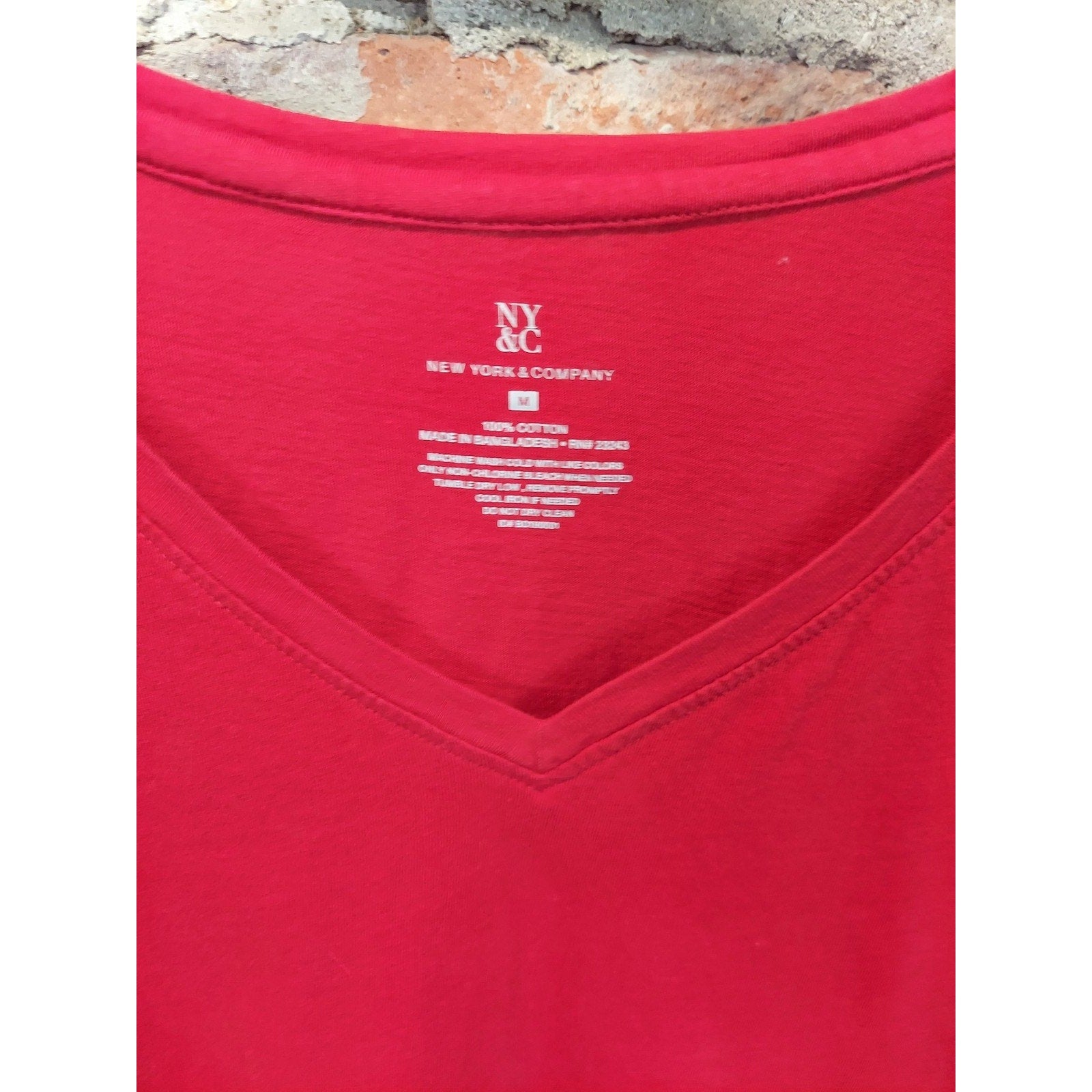 New York Company Womens Long Sleeve V Neck Shirt M Red Cotton Pullover