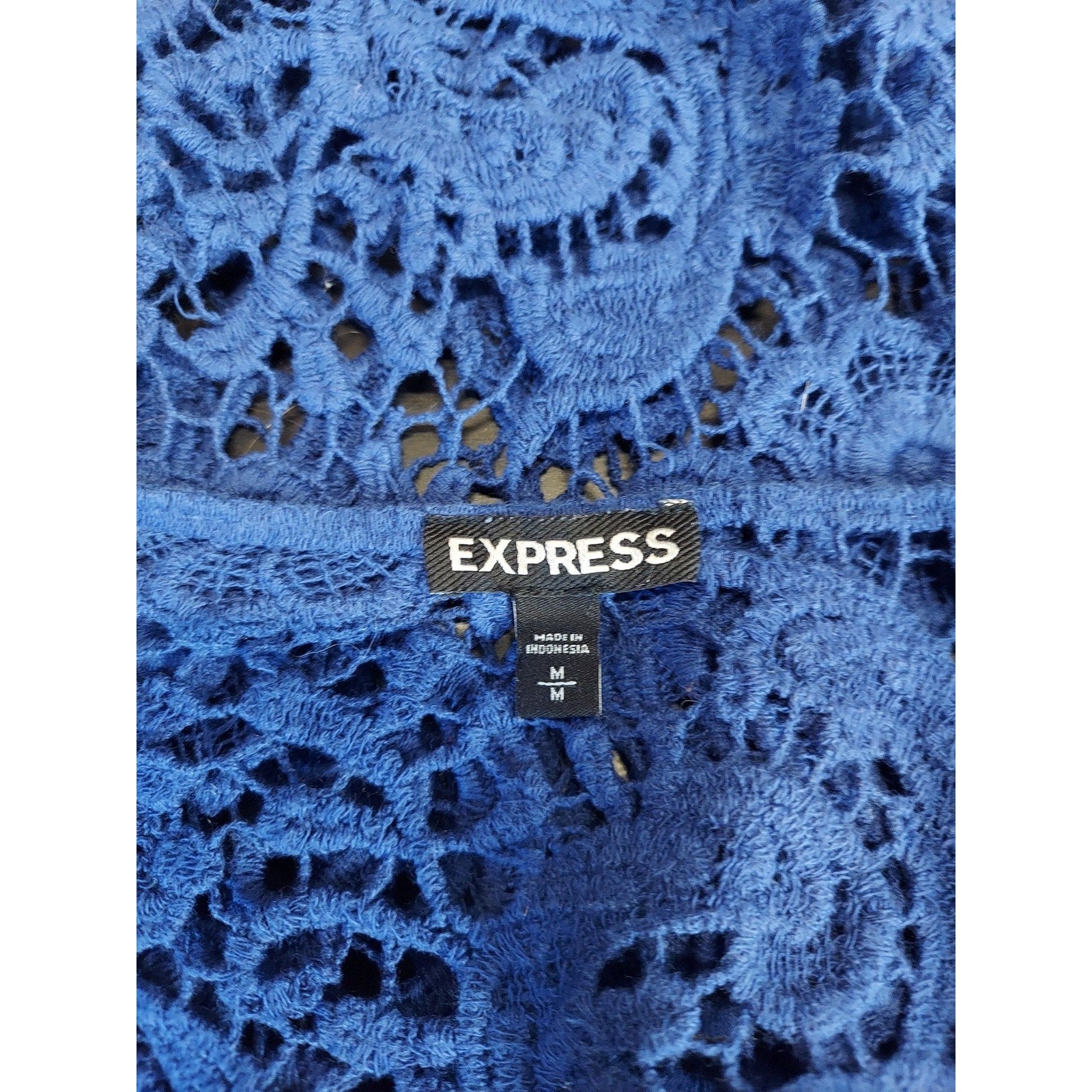 EXPRESS Womens Cropped Top M Blue Lace Crochet Floral Short Sleeve Scoop Neck