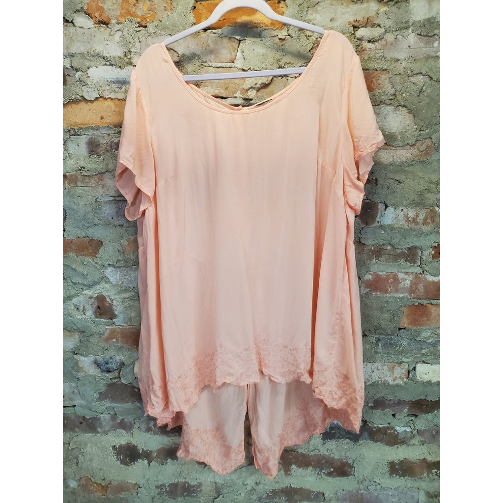Torrid Womens Plus Size 2x Peach Top Button Back High Low Hem Embroidered Flowy