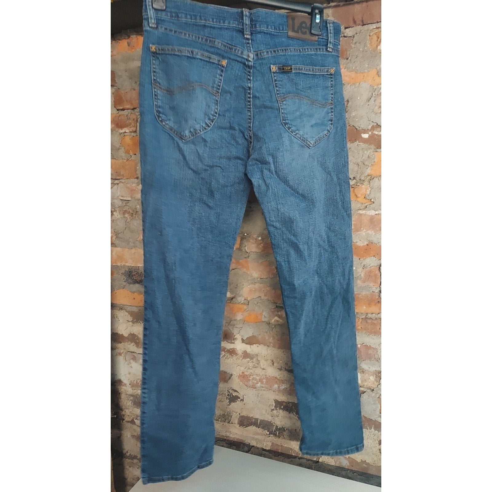 Lee Mens Jeans 32x32 Mid Wash Blue Straight Leg Denim Classic Authentic