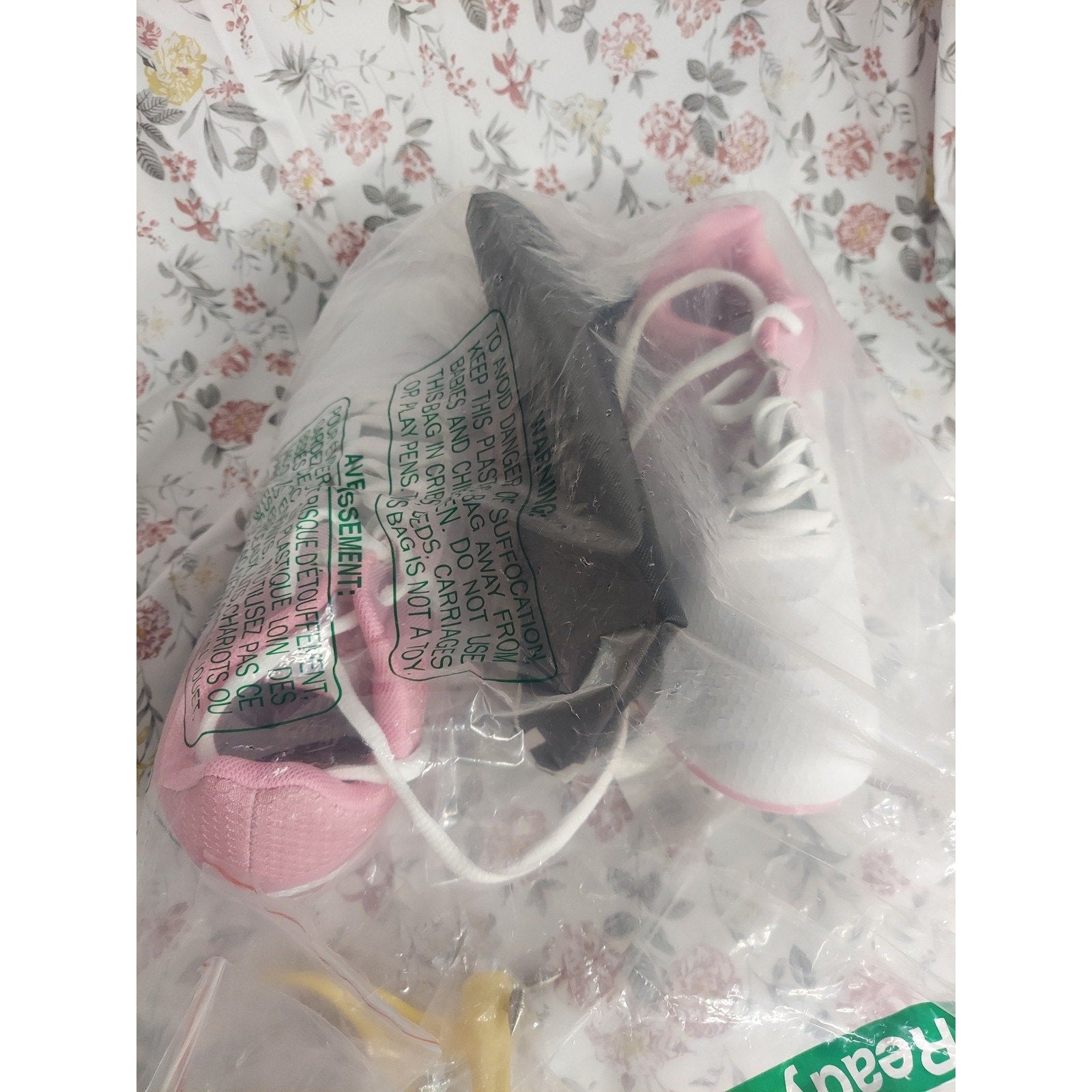 THESTRON Girls Sz 8 Track Spikes Running Sprint Racing Shoes White Pink Athletic