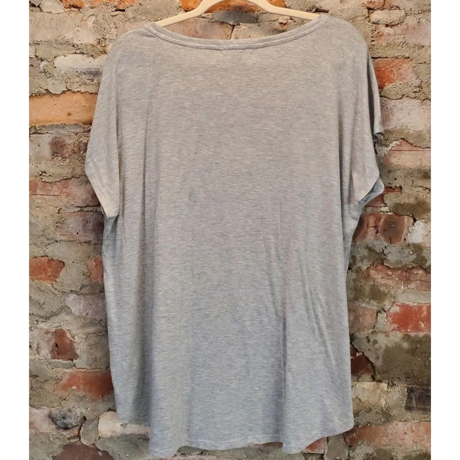 Clover + Pine Womens T Shirt XXL Gray Heart Animal Print Faux Fur Short Sleeve