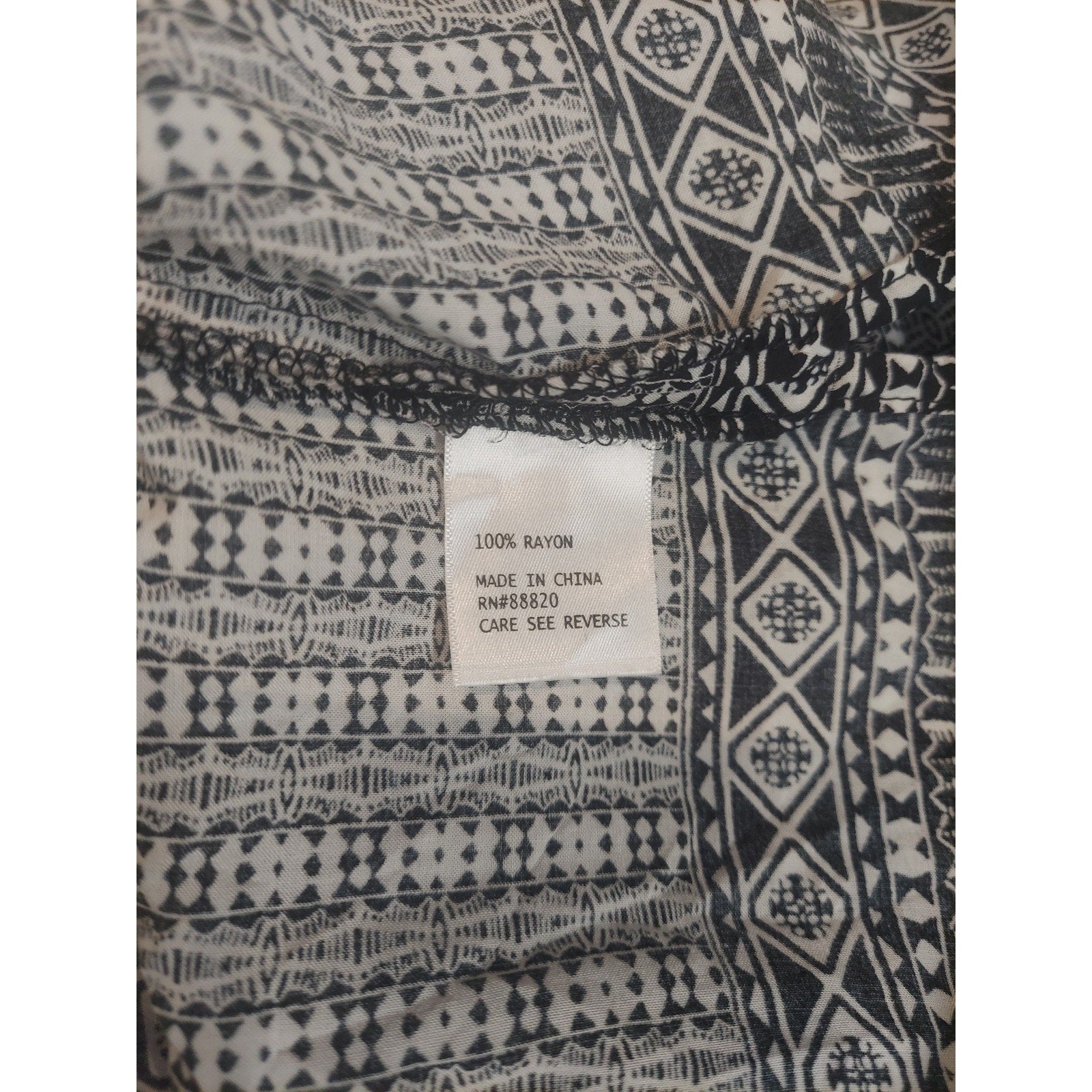 Cynthia Rowley Womens Tunic Blouse 1X Black White Geometric Print 3/4 Sleeve V