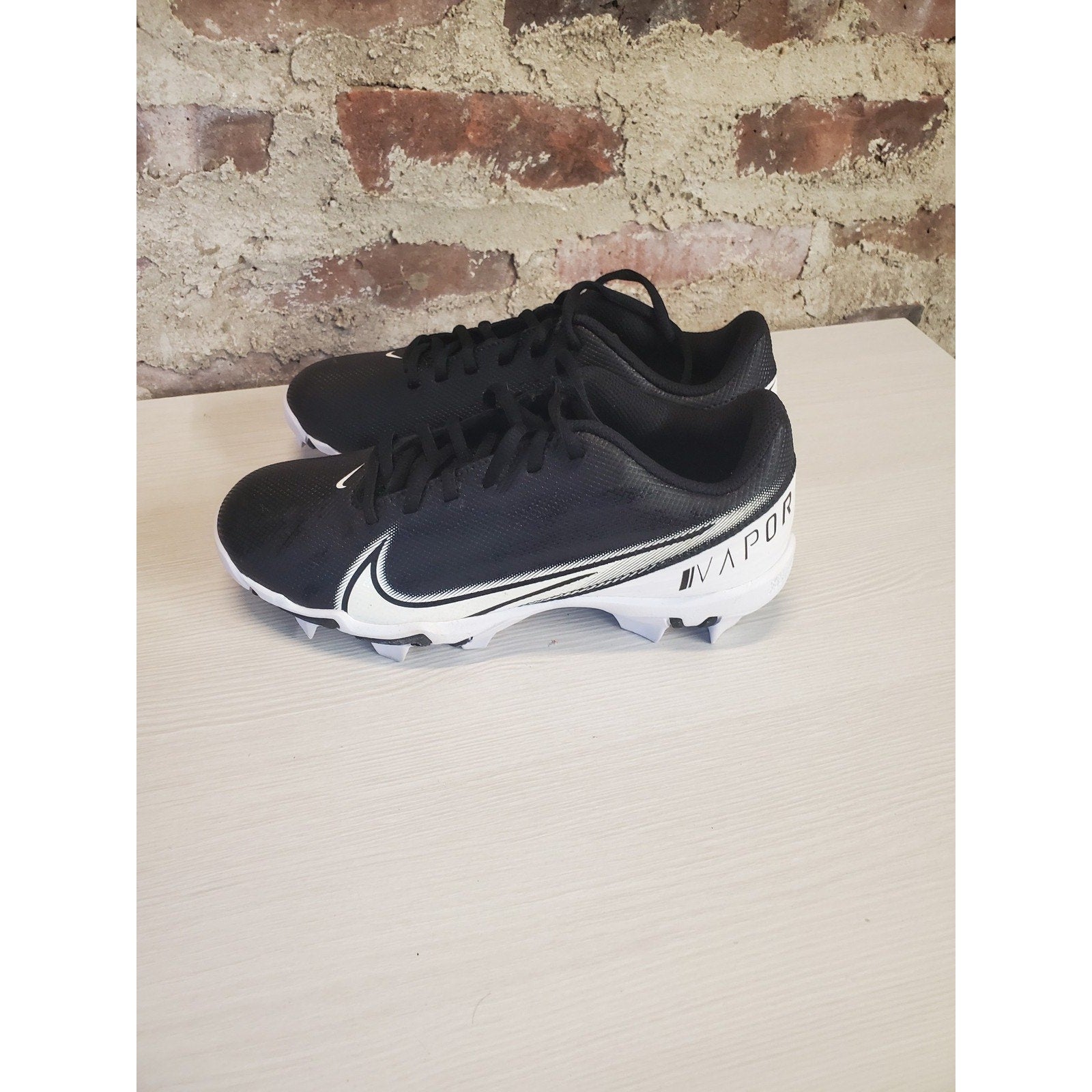 Nike Boys Football Cleats Vapor Edge Shark BG 5Y Black White Athletic
