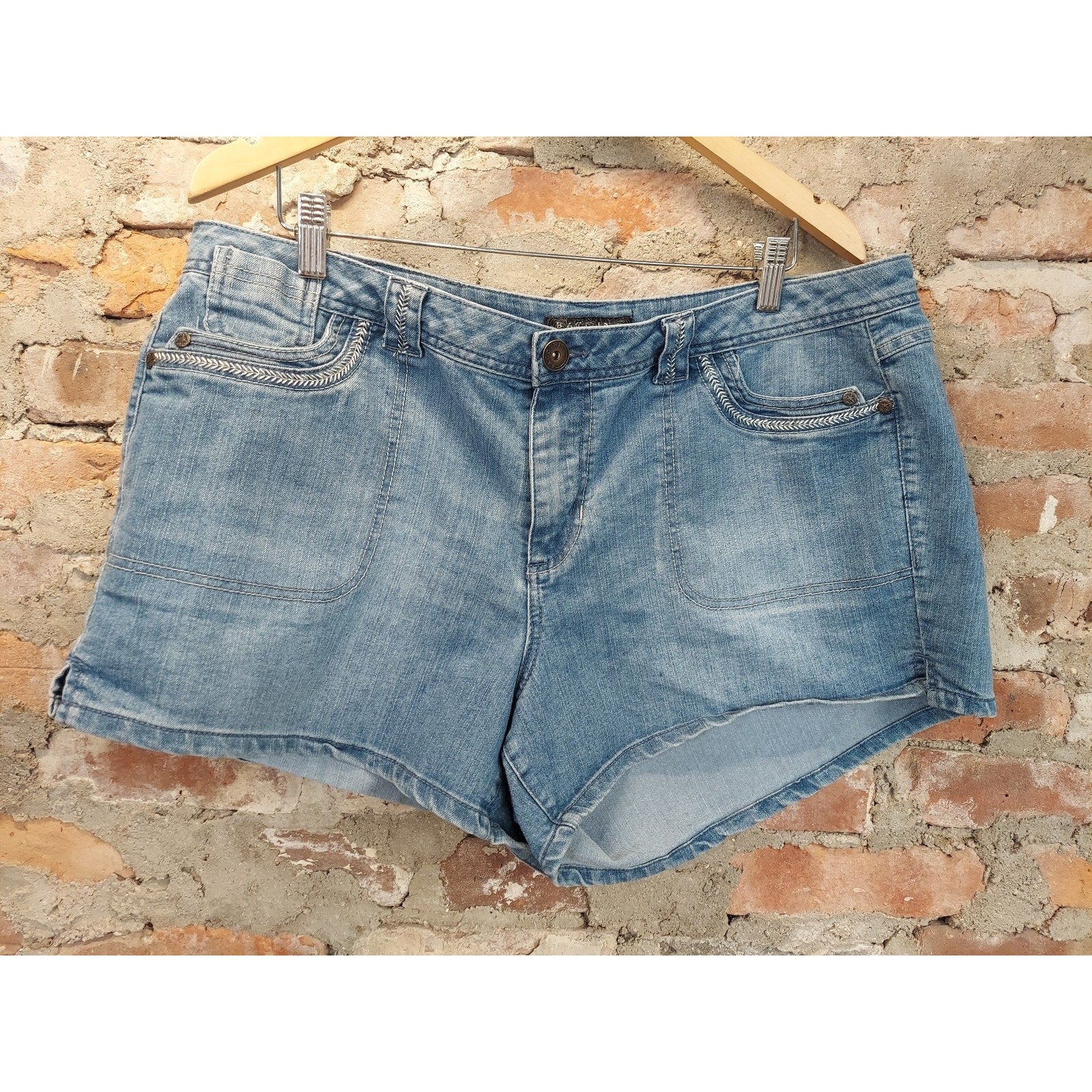 Baccini Womens Denim Jean Shorts 18W Light Wash Blue Embellished Pockets