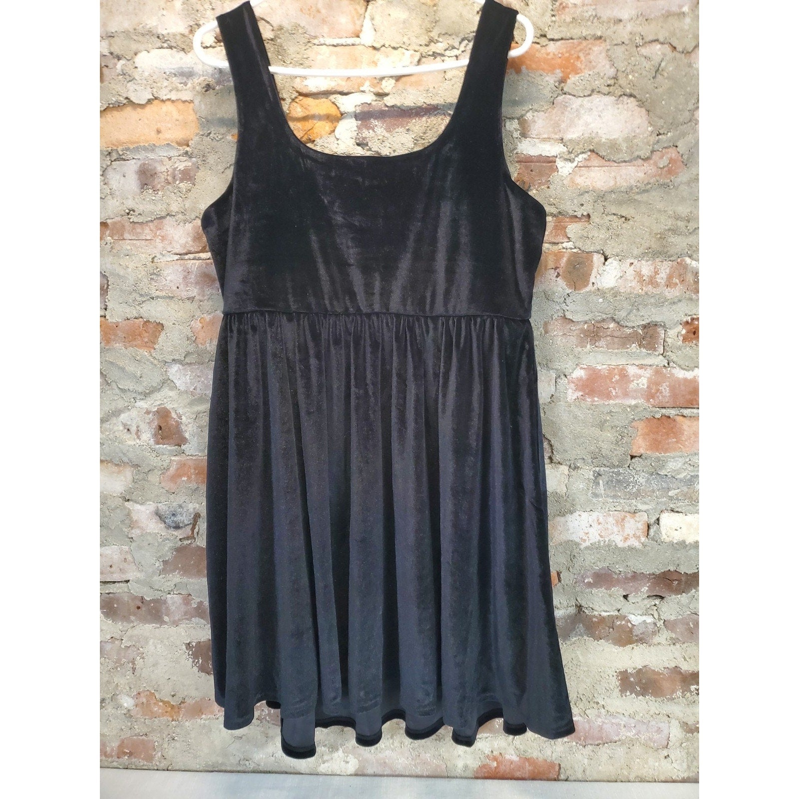 TORRID Womens Black Velvet Dress Size 2 Plus Size Empire Waist Sleeveless