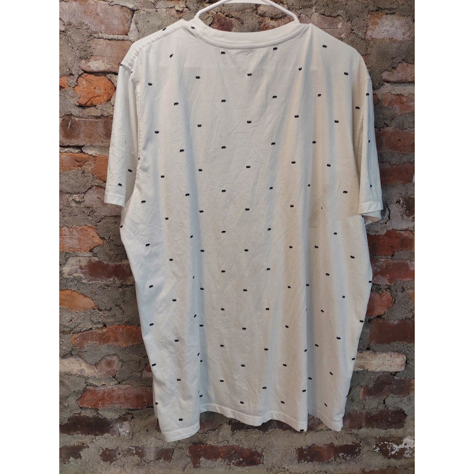 Old Navy Mens T Shirt XXL White Soft Washed Crown Print Graphic Tee Crew Neck