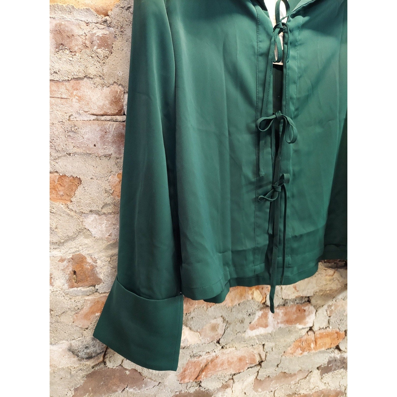 Womens XL Blouse Emerald Green Tie Front Long Sleeve Collared Shirt Polyester