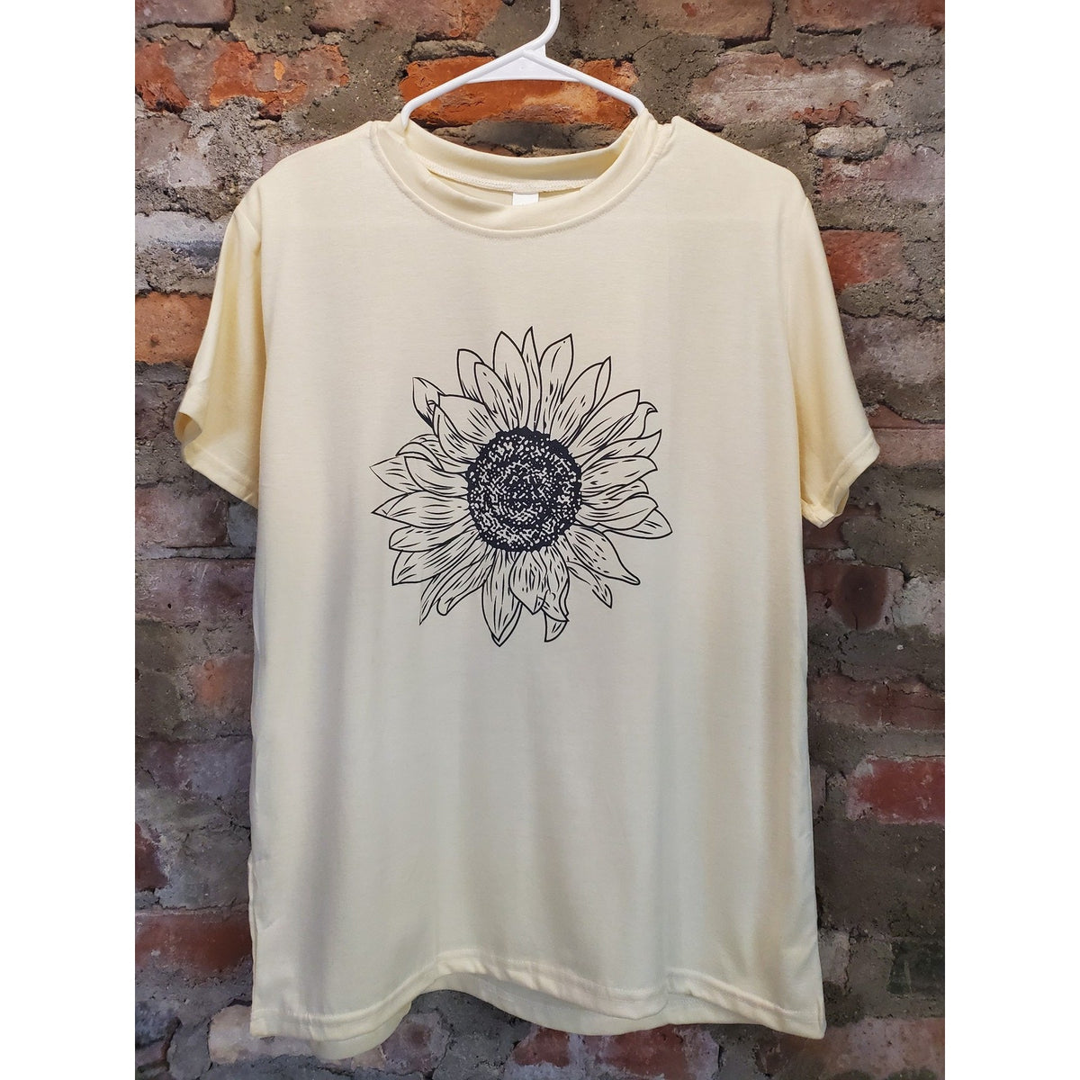 Womens Shirt L Large Pale Yellow Sunflower Graphic Print Short Sleeve Polyester