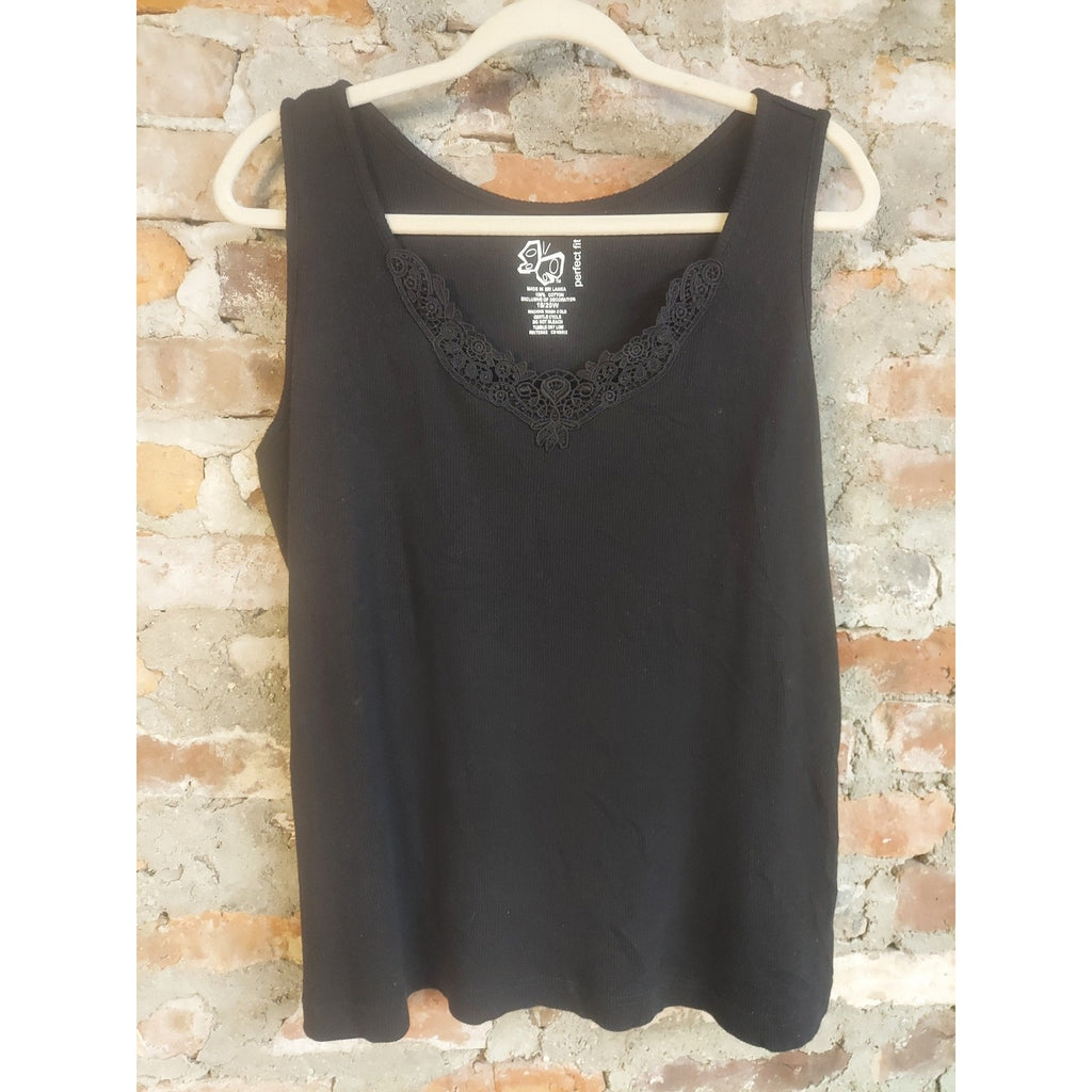 SO perfect fit Womens Tank Top 18/20W Black Ribbed Lace Trim V Neck Sleeveless