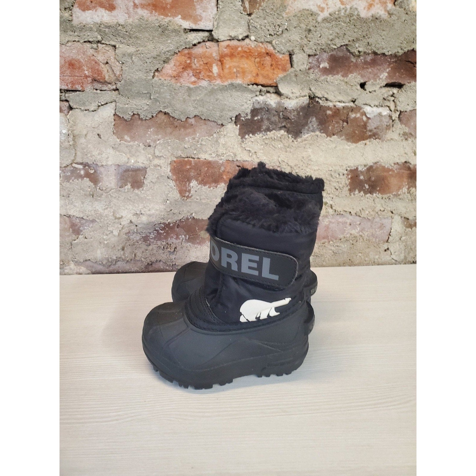 Sorel Kids Snow Winter Boots Size 6 Black Faux Fur Lined Waterproof Warm