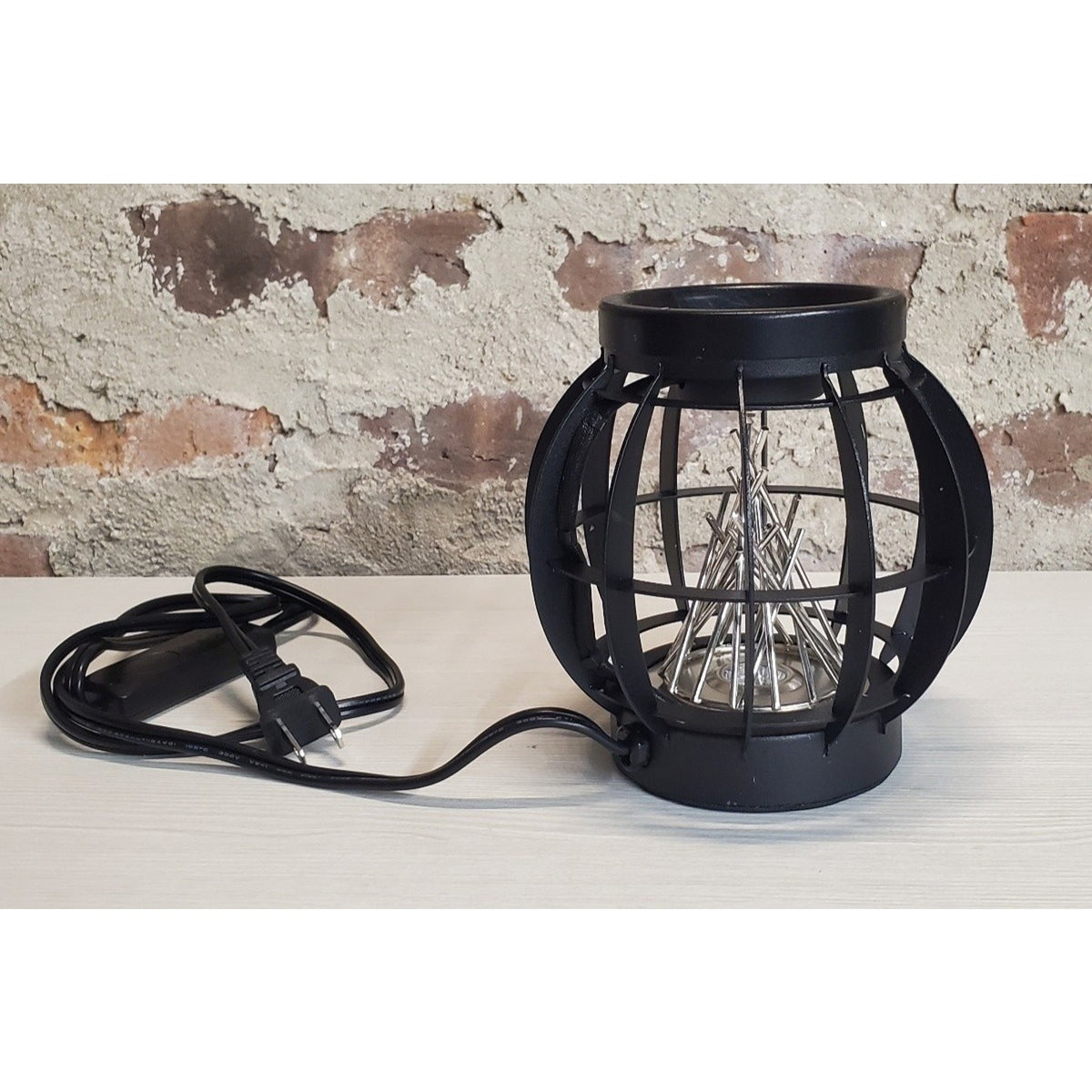 Electric Wax Warmer Metal Cage Lantern Style Black Flicker Flame Home Decor