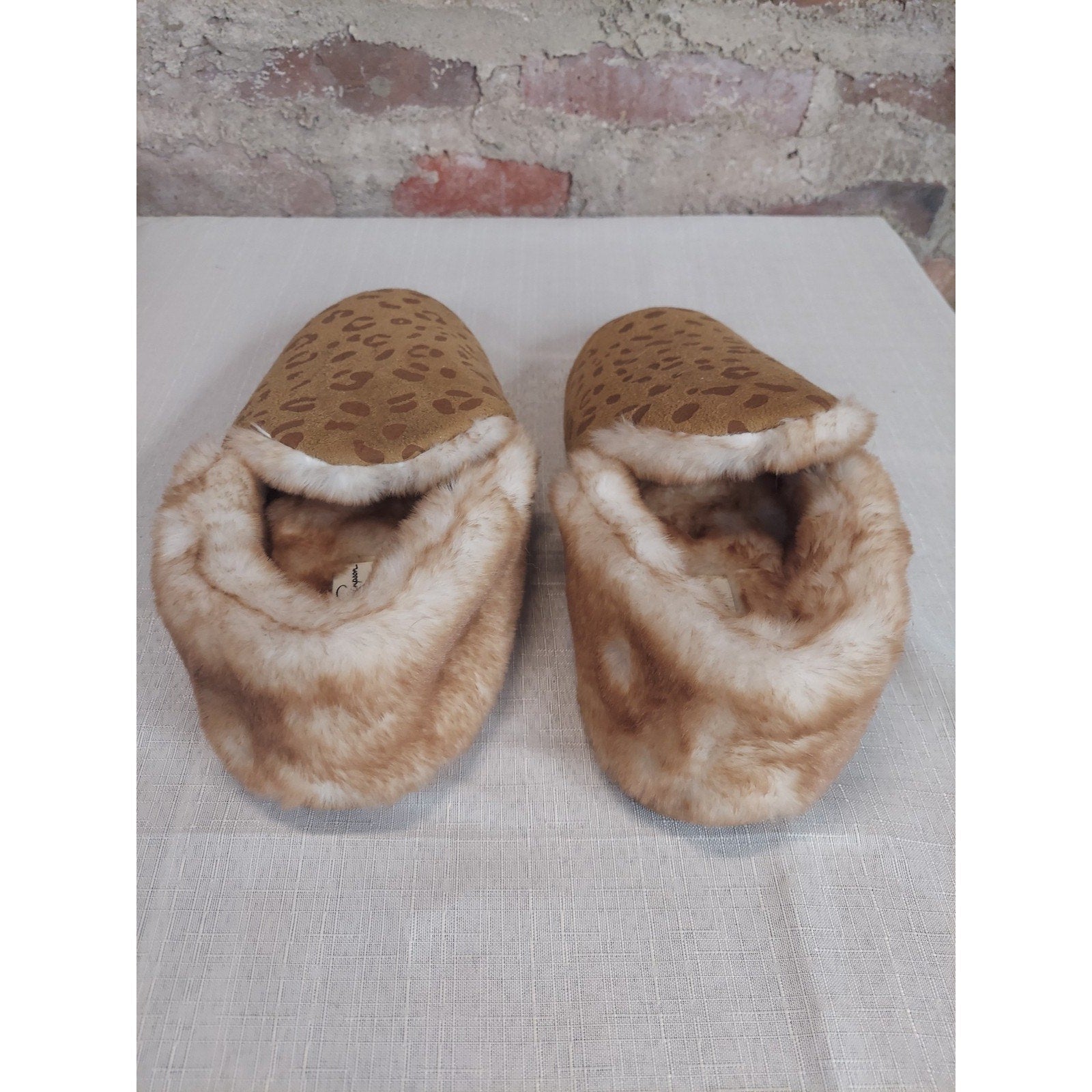 Jessica Simpson Womens Slippers L 8-9 Brown Leopard Print Faux Fur Lined Cozy