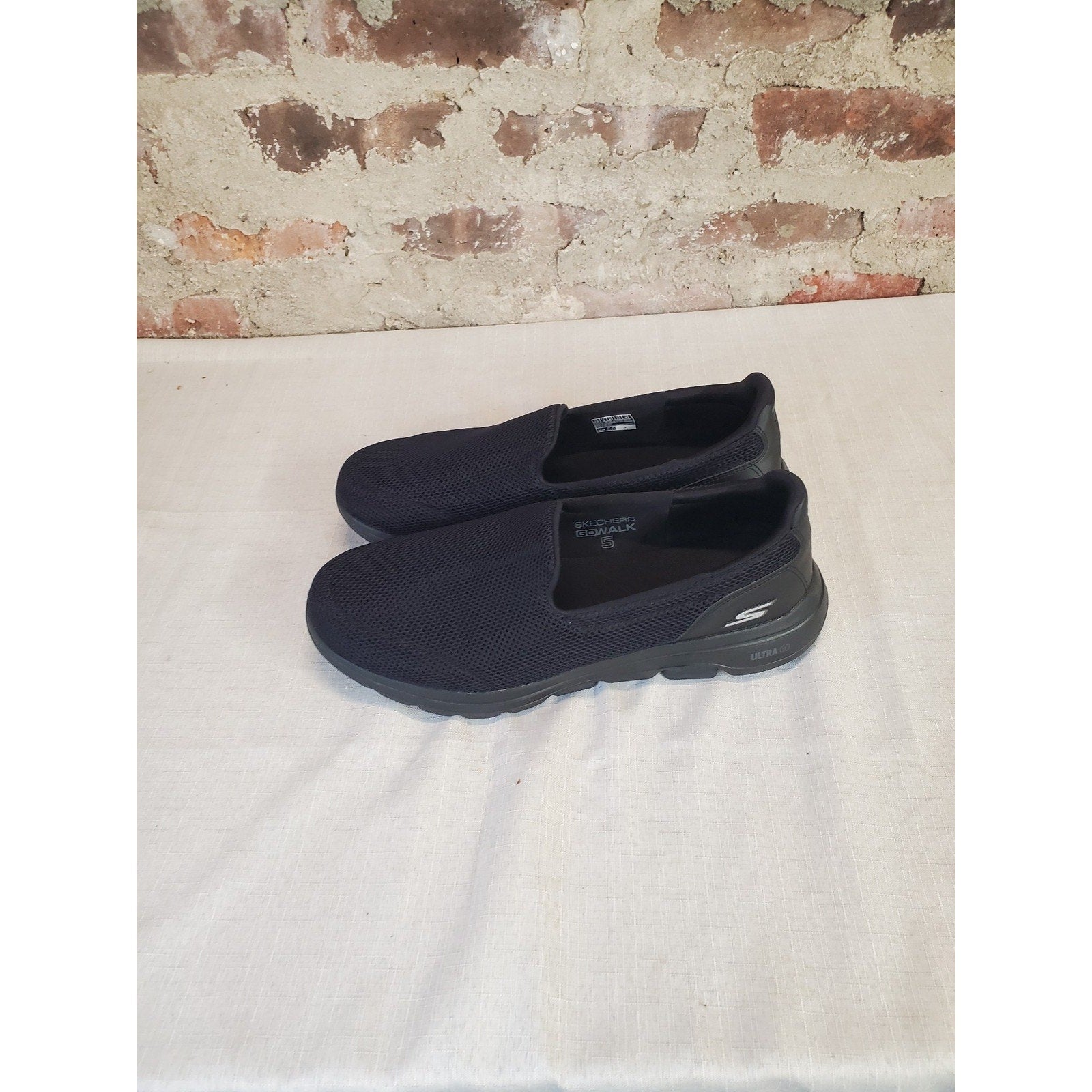 Skechers Go Walk 5 Womens 12 Mens 9 Black Mesh Slip On Walking Shoes