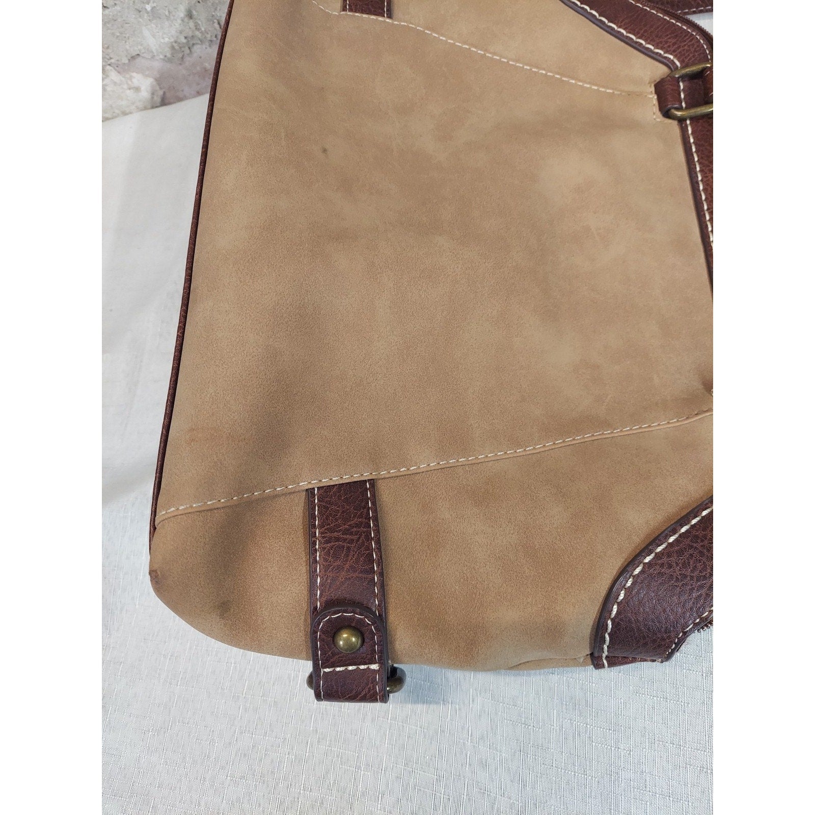 b.o.c. Womens Shoulder Bag Brown Faux Leather Trim Contrast Stitching Zip Top