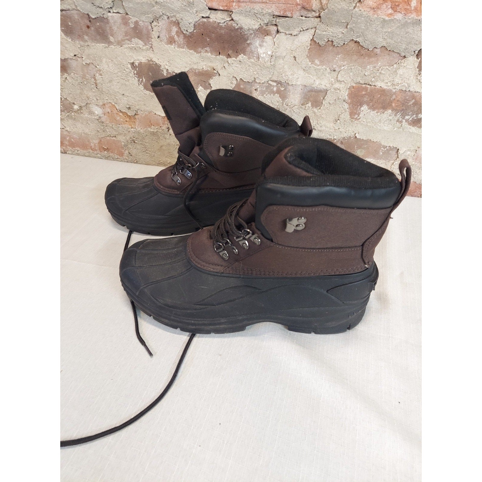 Khombu Mens Winter Snow Boots Size 11M Brown Black Waterproof Insulated Lace Up