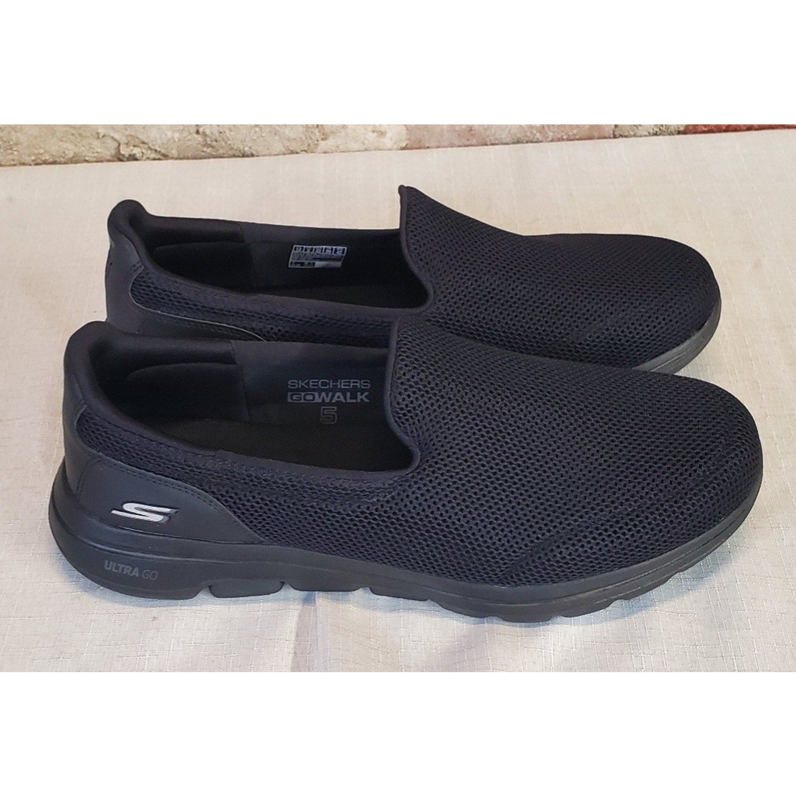 Skechers Go Walk 5 Womens 12 Mens 9 Black Mesh Slip On Walking Shoes