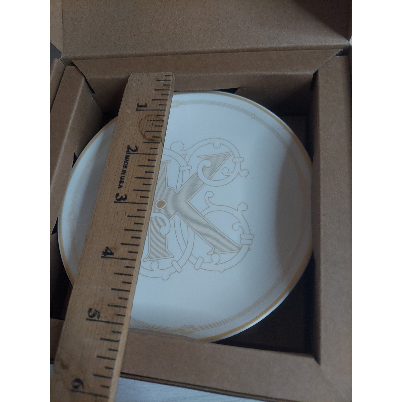 LIFVER Coaster Trinket Dish Monogram K Initial Ceramic White Gold 4 Inch Round