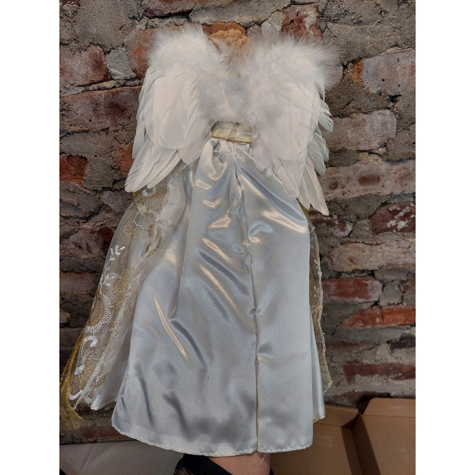 Christmas Tree Topper Angel White Gold Feather Wings Porcelain Head 15 Inch