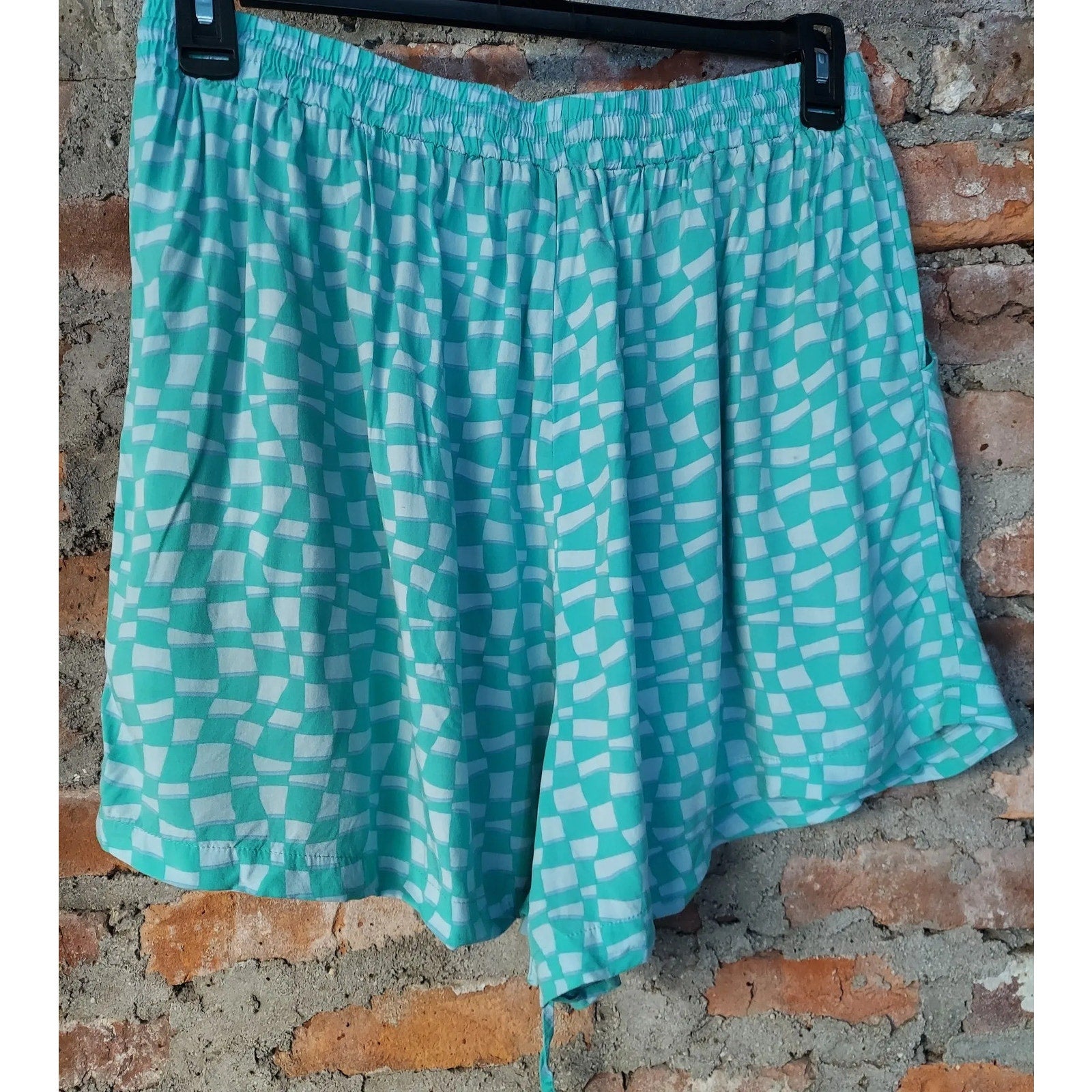 Forever 21 Plus Womens Shorts Size 0X Teal White Checkered Drawstring Pull On