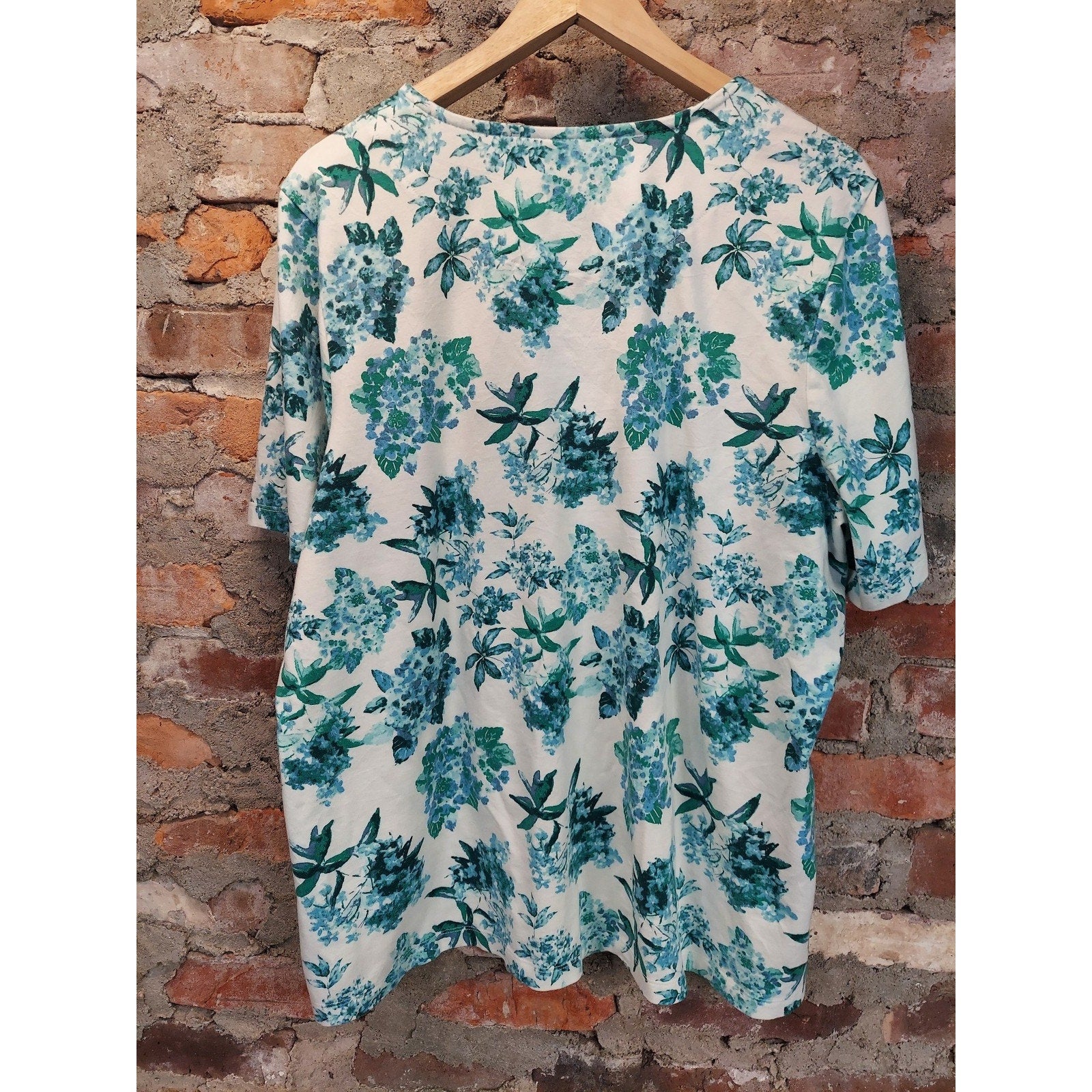 d&co. Womens Plus Size 1X White Blue Green Floral Short Sleeve Crew Neck T Shirt