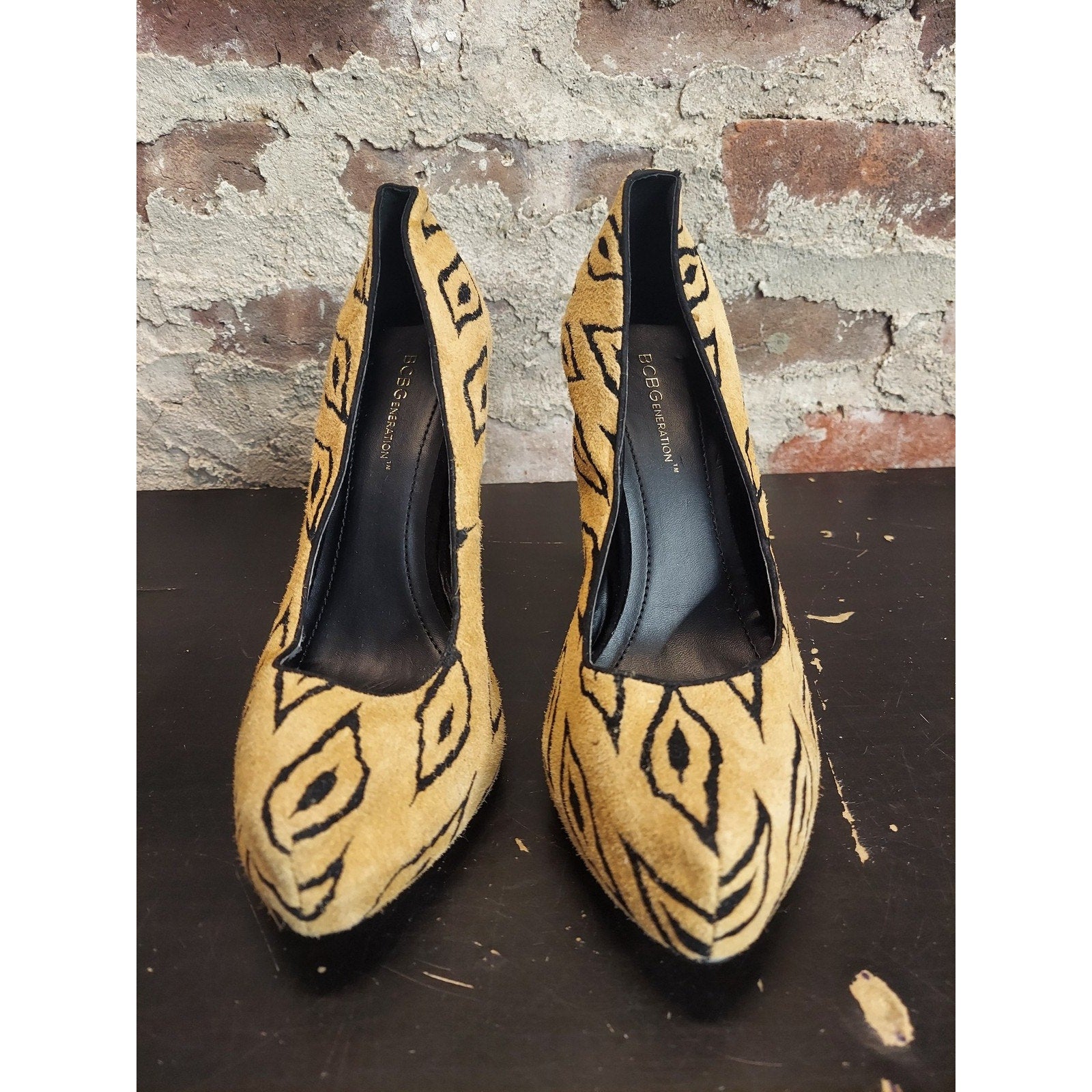 BCBG Generation Womens Pumps 8B Animal Print Platform High Heel Pointed