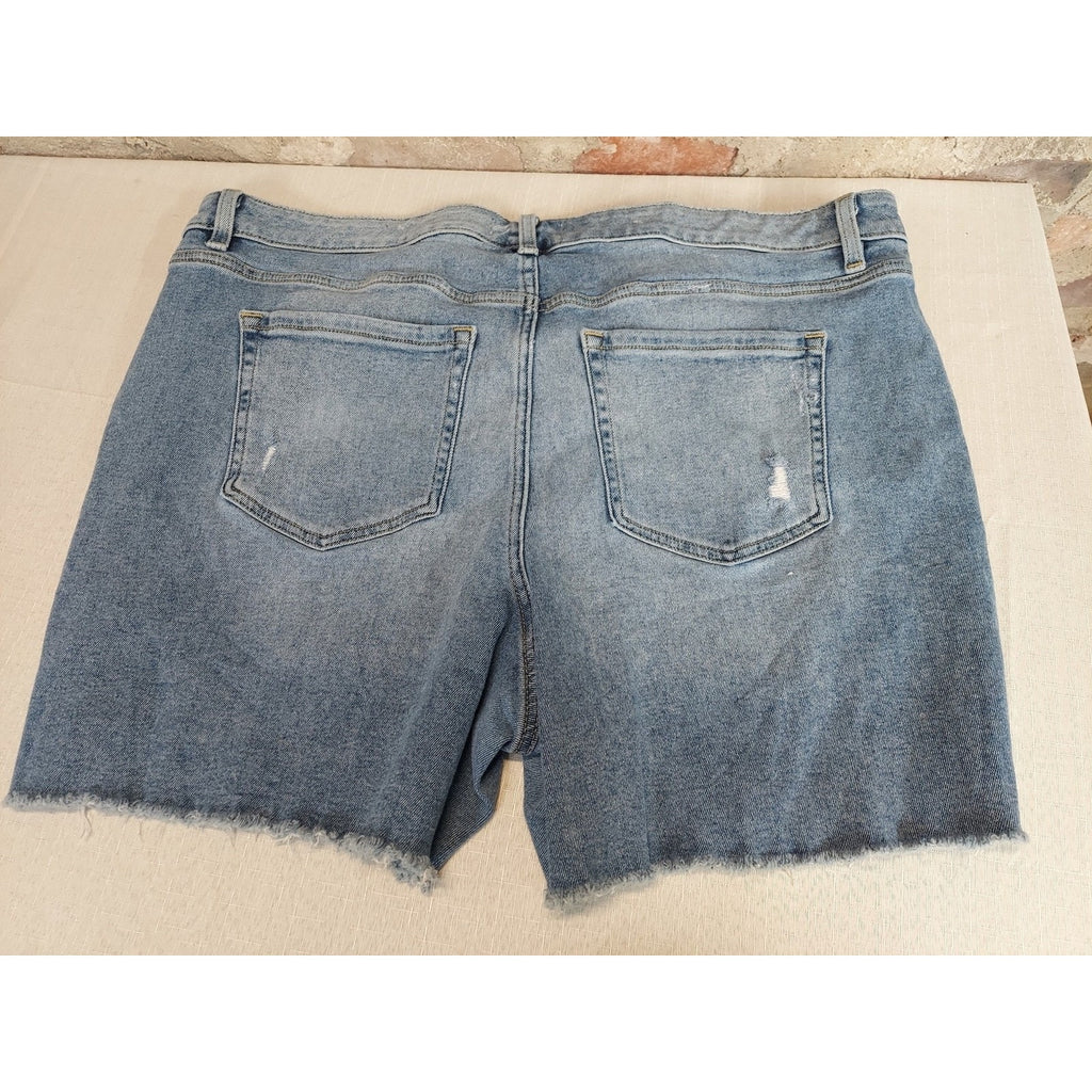 Lane Bryant Womens Denim Shorts Sz 18 Light Wash Blue Distressed Ripped Raw Hem
