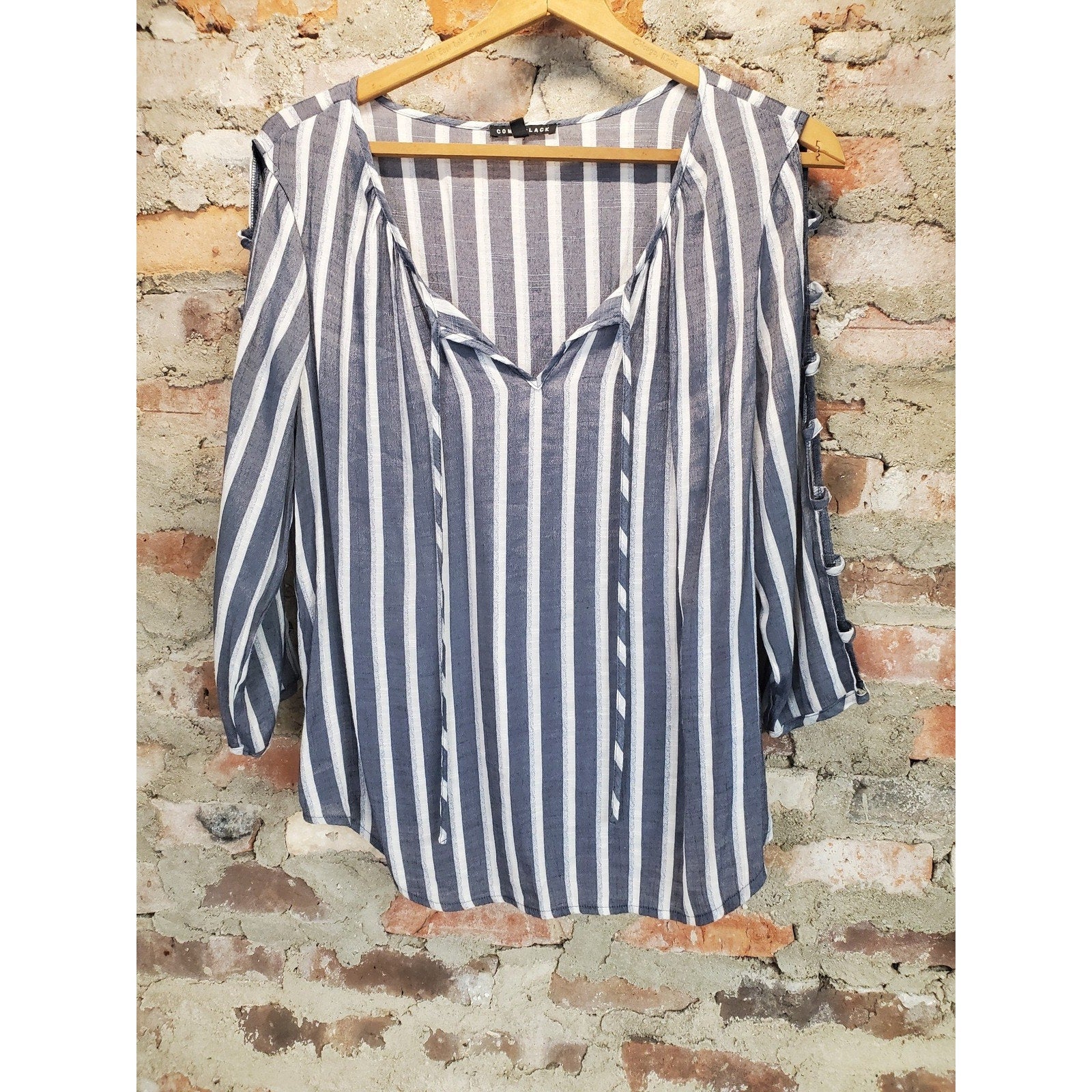 COMO BLACK Womens Blouse XL Blue White Striped V Neck Tie Front Cold Shoulder