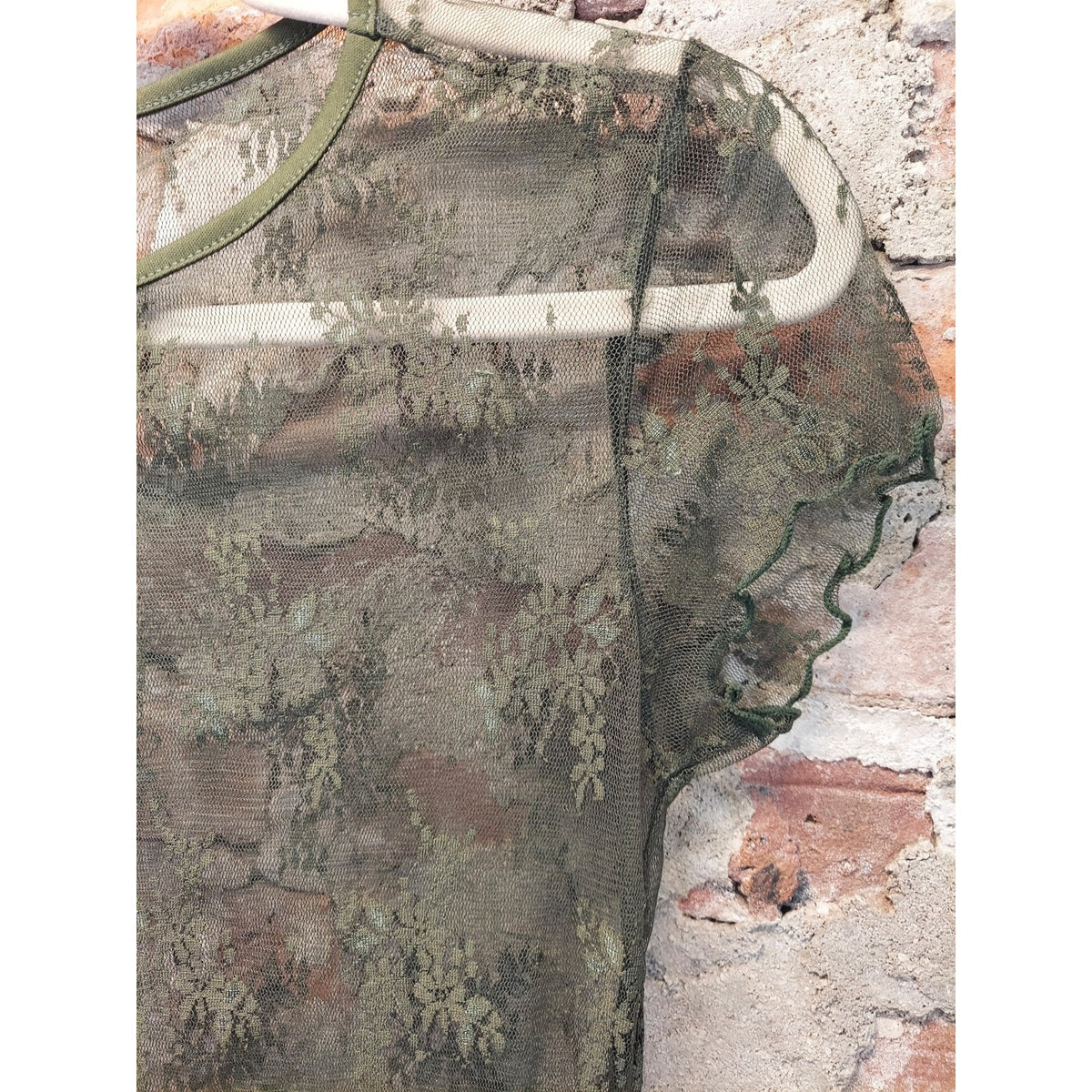 Womens Sheer Lace Floral Top L Olive Green Short Sleeve Ruffle Crewneck