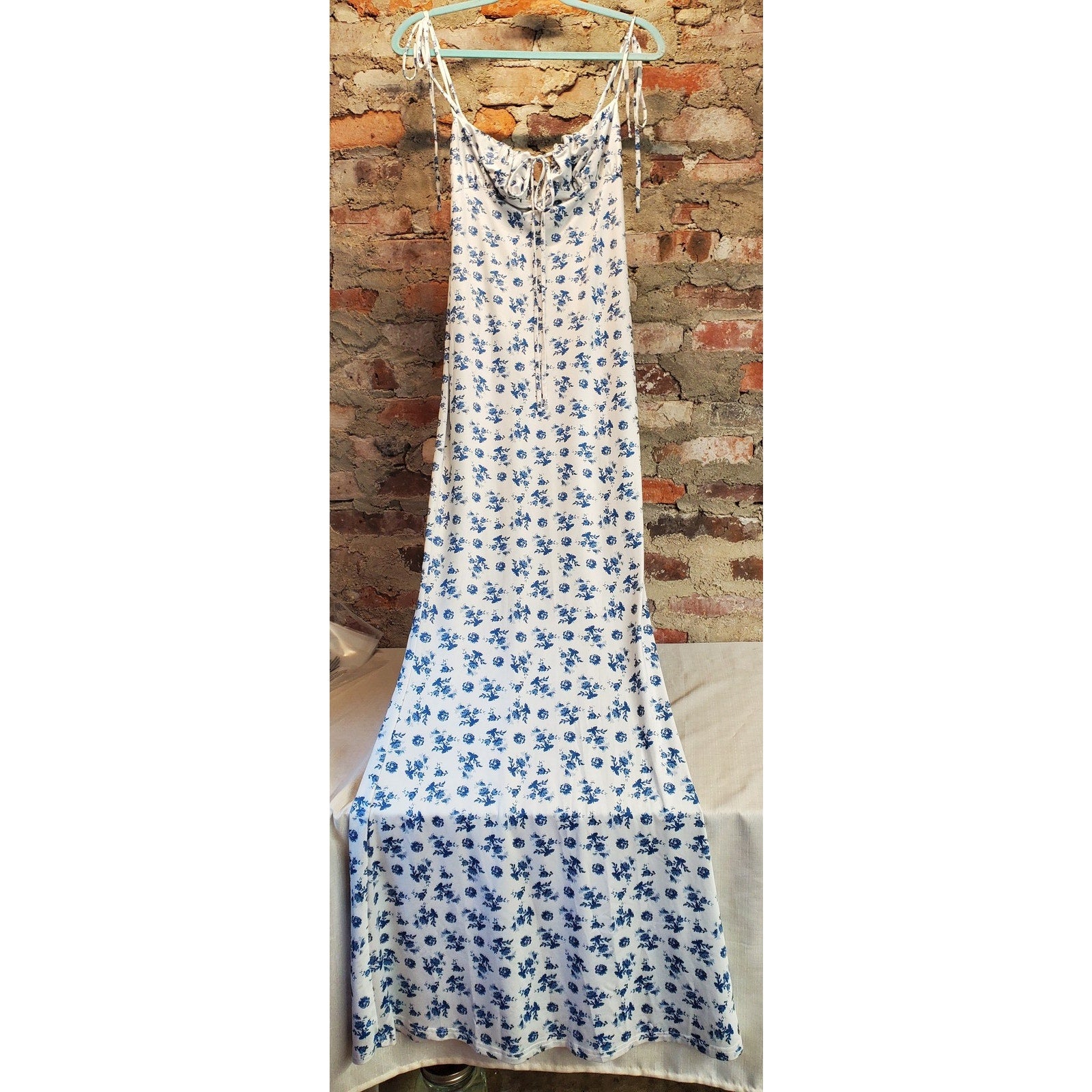 Womens Sz S White Blue Floral Maxi Dress Sleeveless Spaghetti Strap Drawstring