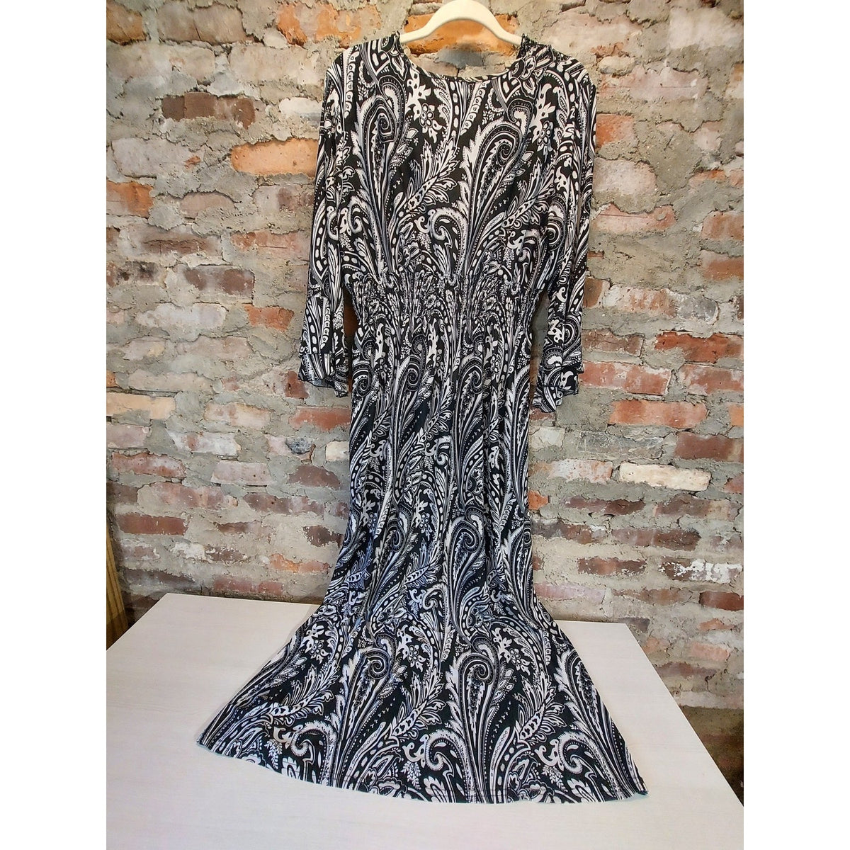 Womens 2X Black White Paisley Maxi Dress V Neck Ruffle 3/4 Sleeve Smocked Waist