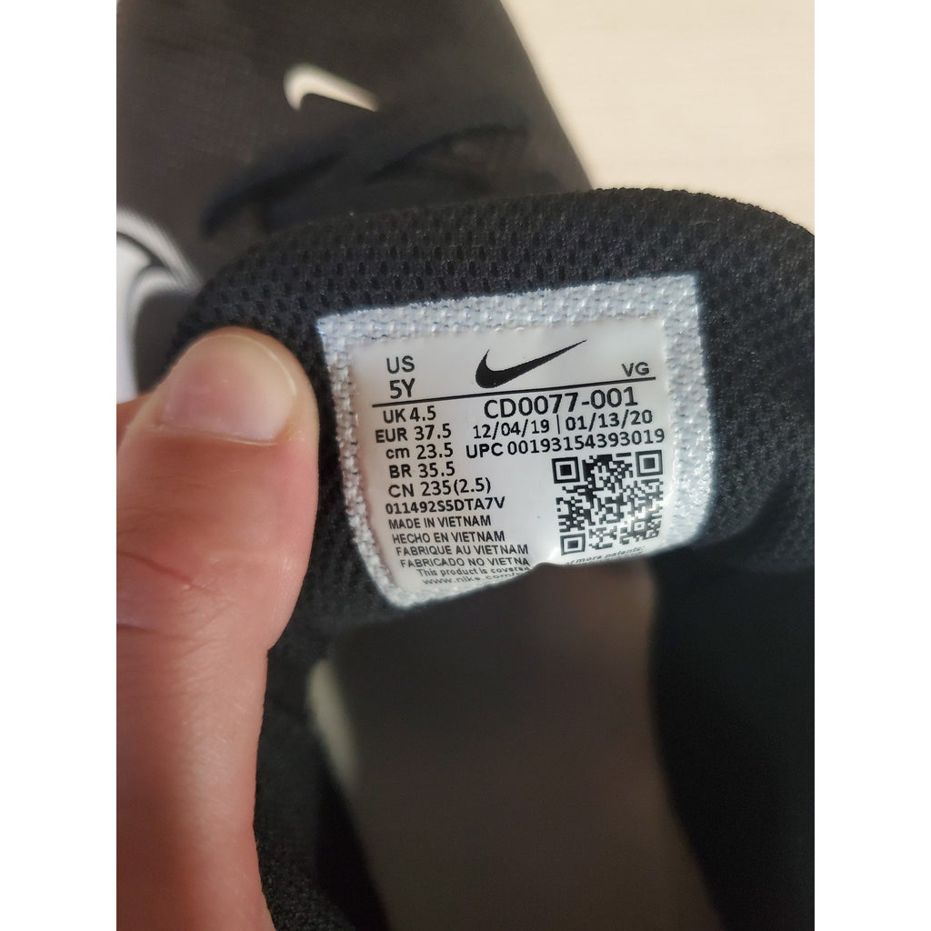 Nike Boys Football Cleats Vapor Edge Shark BG 5Y Black White Athletic