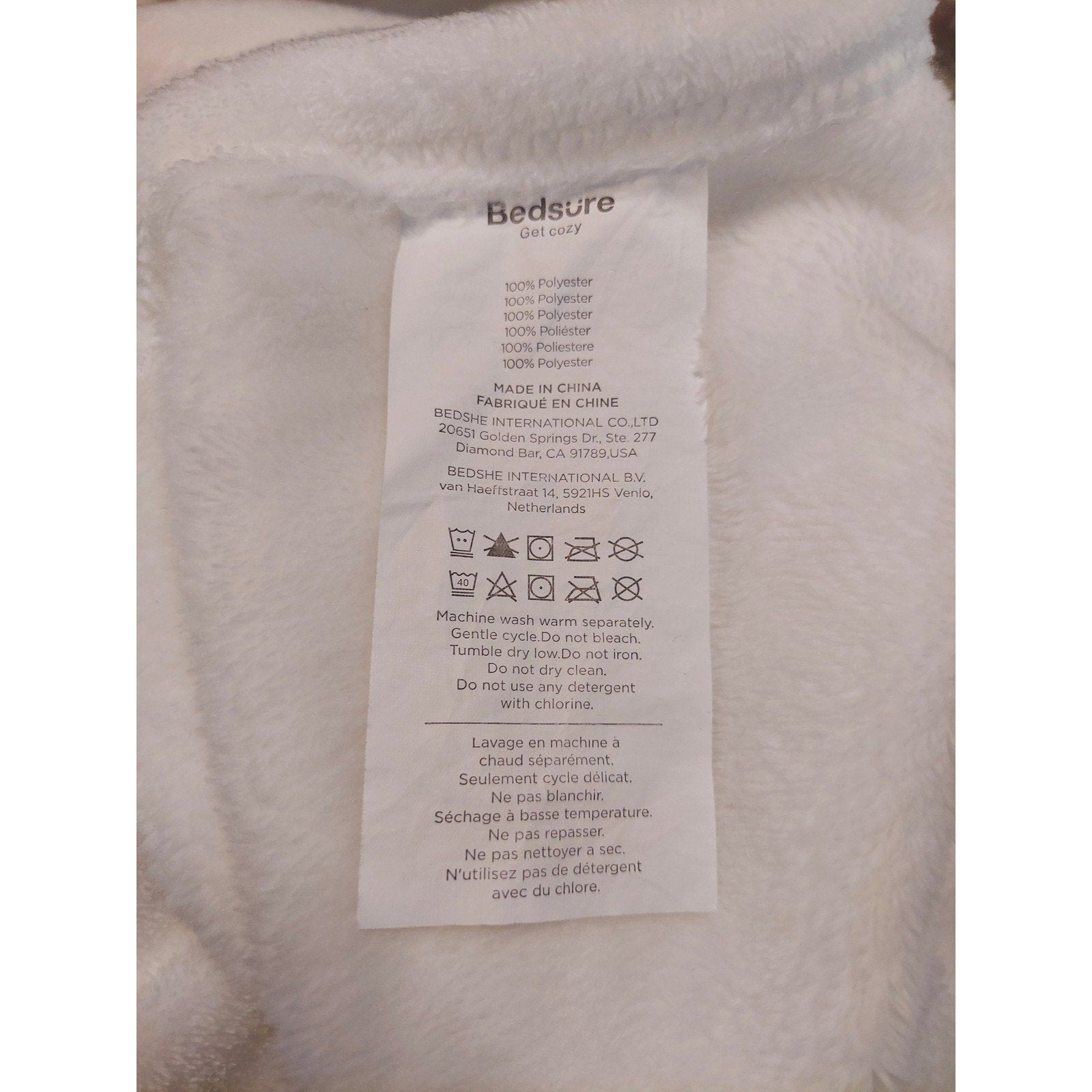 Bedsure Plush Fleece Blanket Cream Soft Cozy New Polyester Throw 104x88