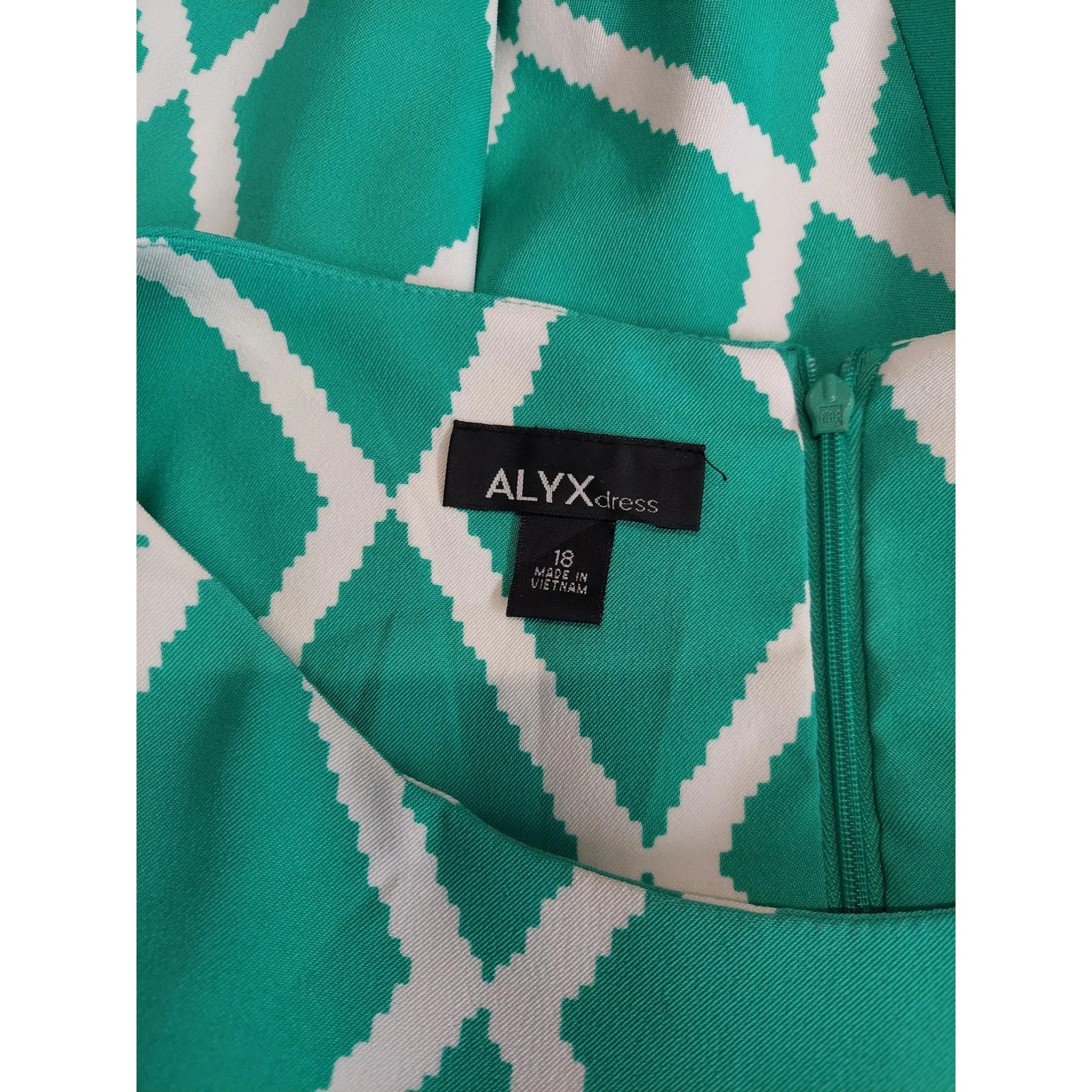 Alyx Womens Dress Size 18 Plus Green White Geometric Sleeveless Shift