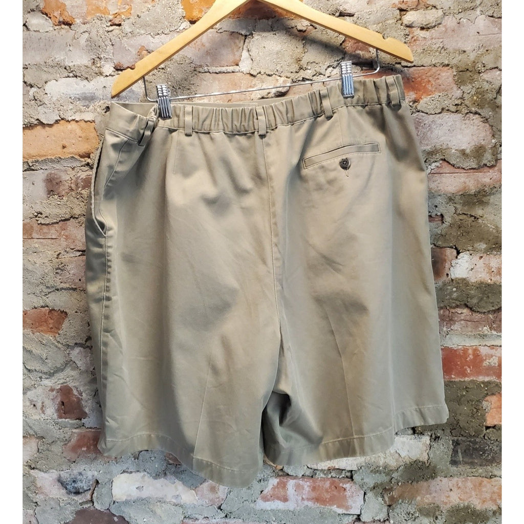 L.L.Bean Womens Shorts 18 Regular Khaki Pleated Elastic Waist Cotton Casual