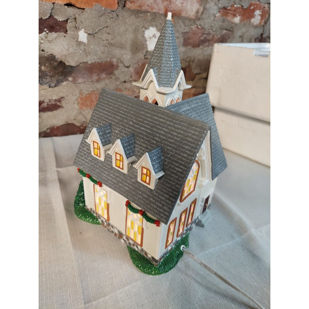 Department 56 Meadowbrook Church Snow Village Lighted House 54009 Original Box
