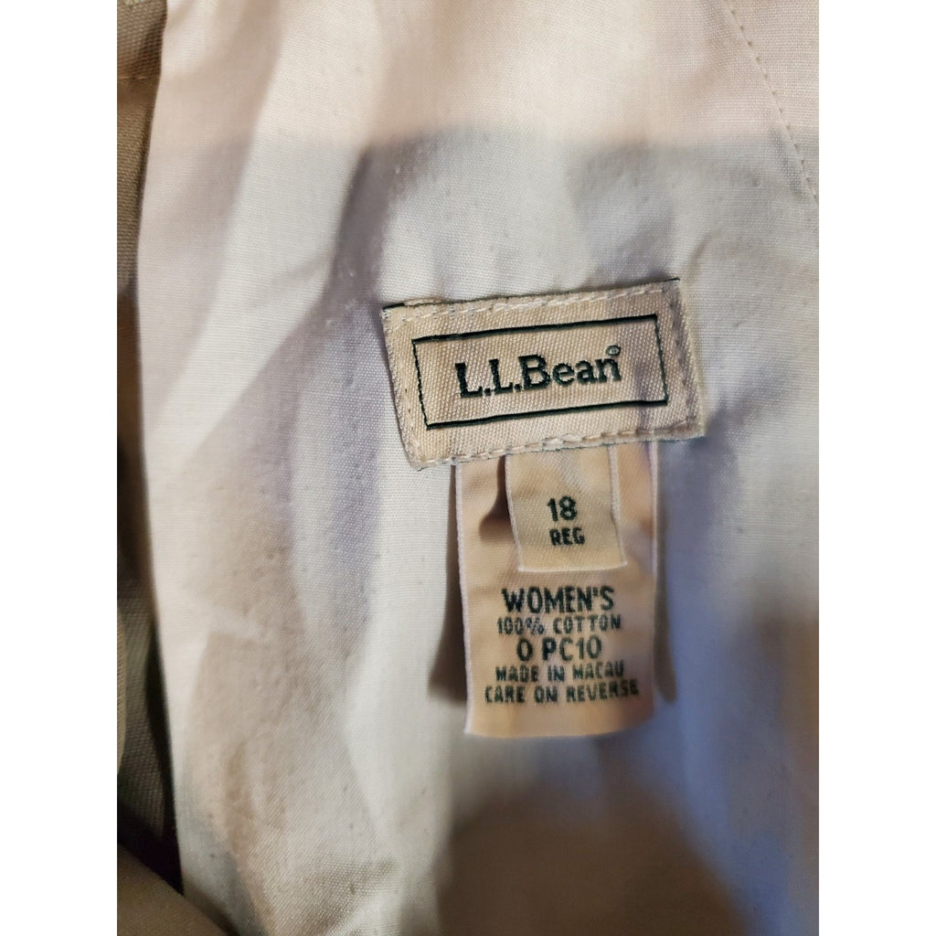 L.L.Bean Womens Shorts 18 Regular Khaki Pleated Elastic Waist Cotton Casual