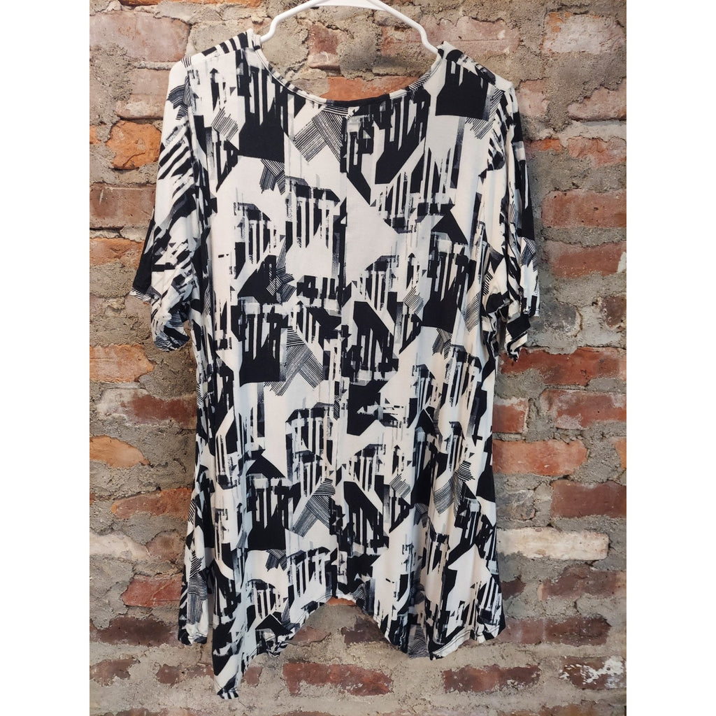 ROSE+OLIVE Womens Tunic Top 2X Black White Abstract Geometric V Neck Flowy