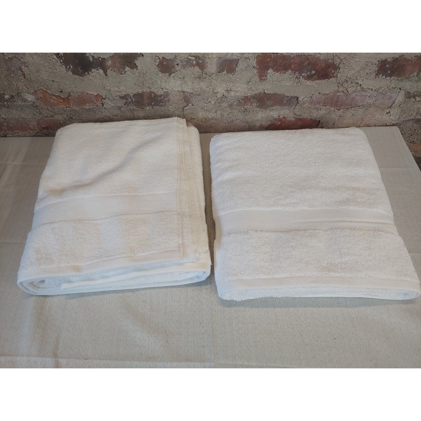 White Classic Bath Towels 2 Pack Wealuxe Collection White New Soft Absorbent