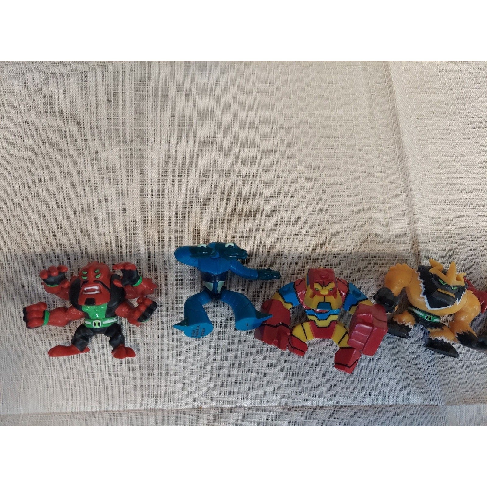 Ben 10 Gormiti Mini Action Figure Lot 8pc Cartoon Network Toy Bundle Collection