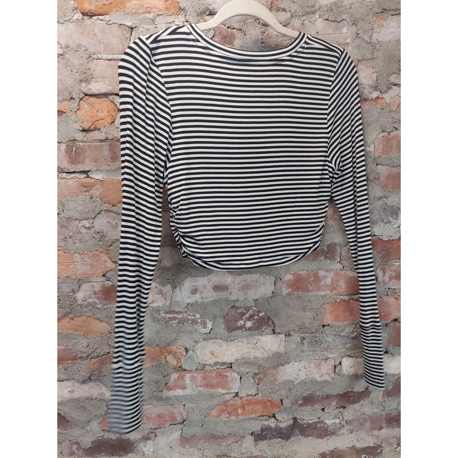 Aerie Offline Womens Sz M Long Sleeve Crop Top Black White Stripe Ribbed Knit