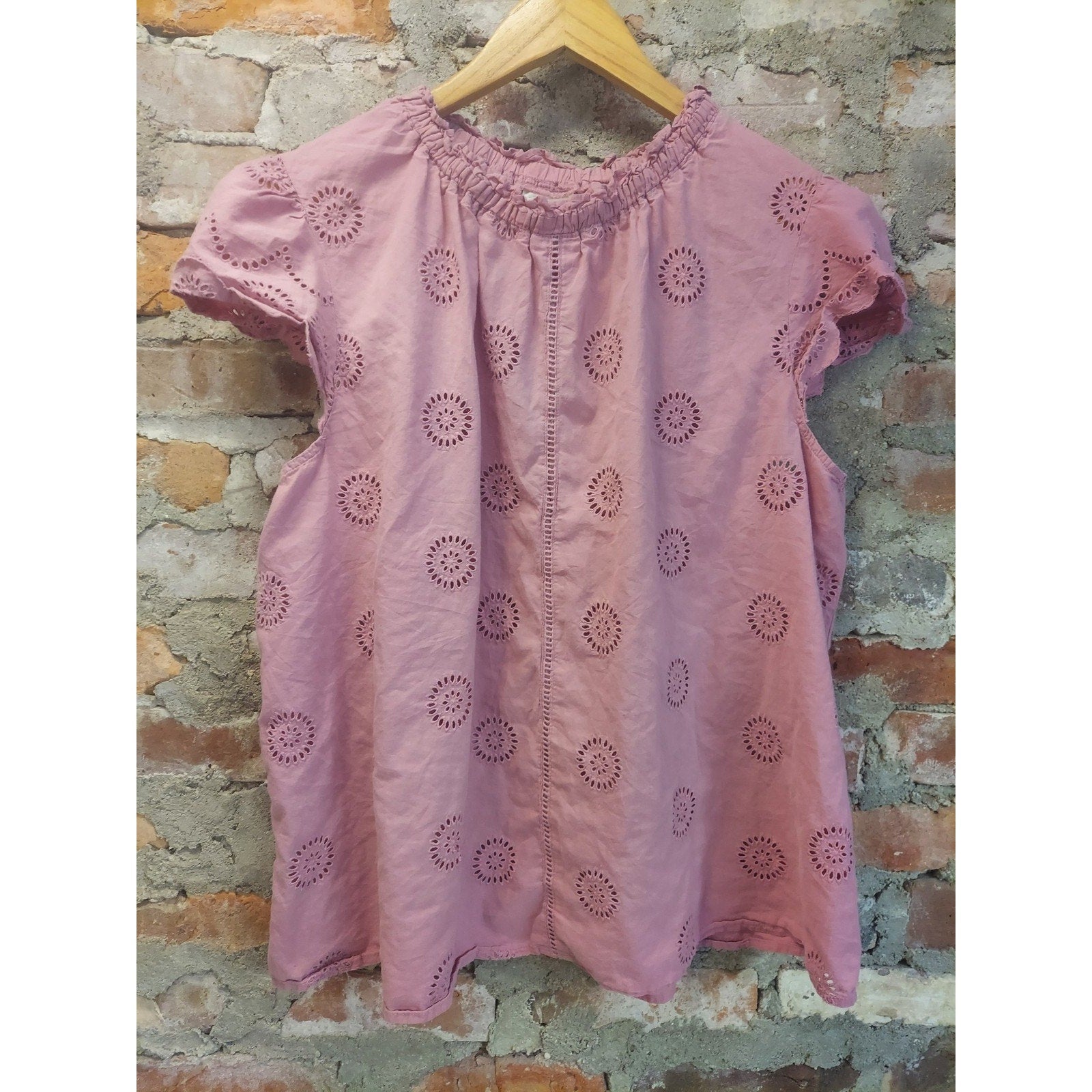 a.n.a Womens Eyelet Smocked Ruffle Neck Cap Sleeve Blouse XXL Pink