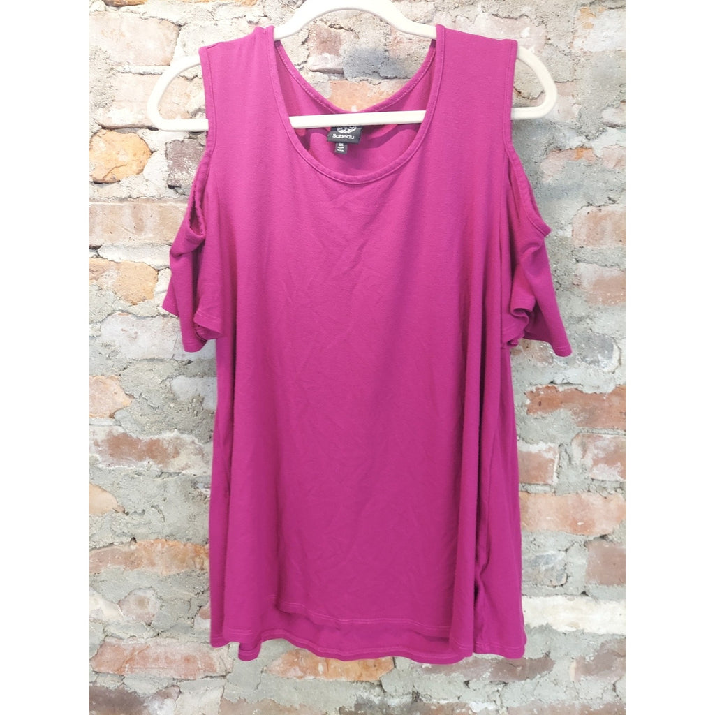 Bobeau Womens 1X Magenta Cold Shoulder Ruffle Sleeve Short Sleeve Top